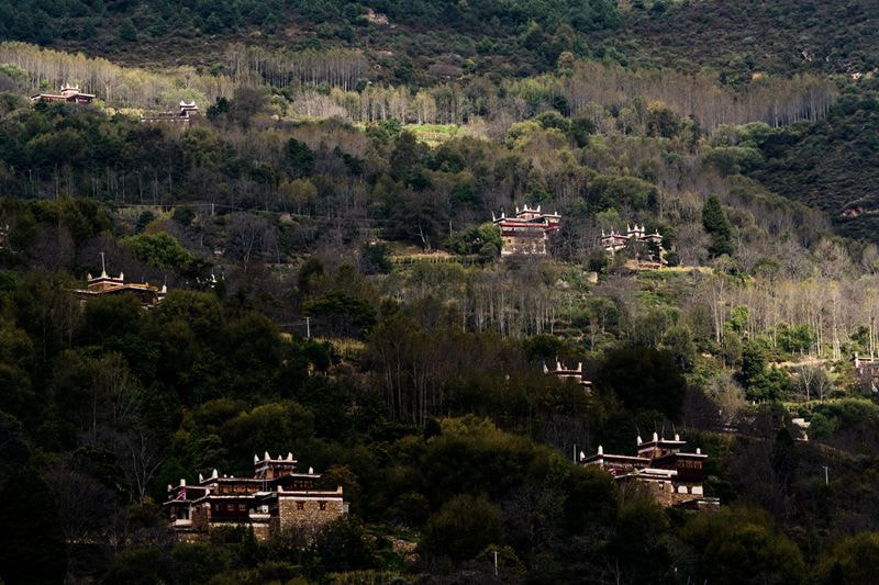 Olympus OM-D E-M5 II + Olympus M.Zuiko Digital ED 40-150mm F2.8 Pro sample photo. Tibetan village photography