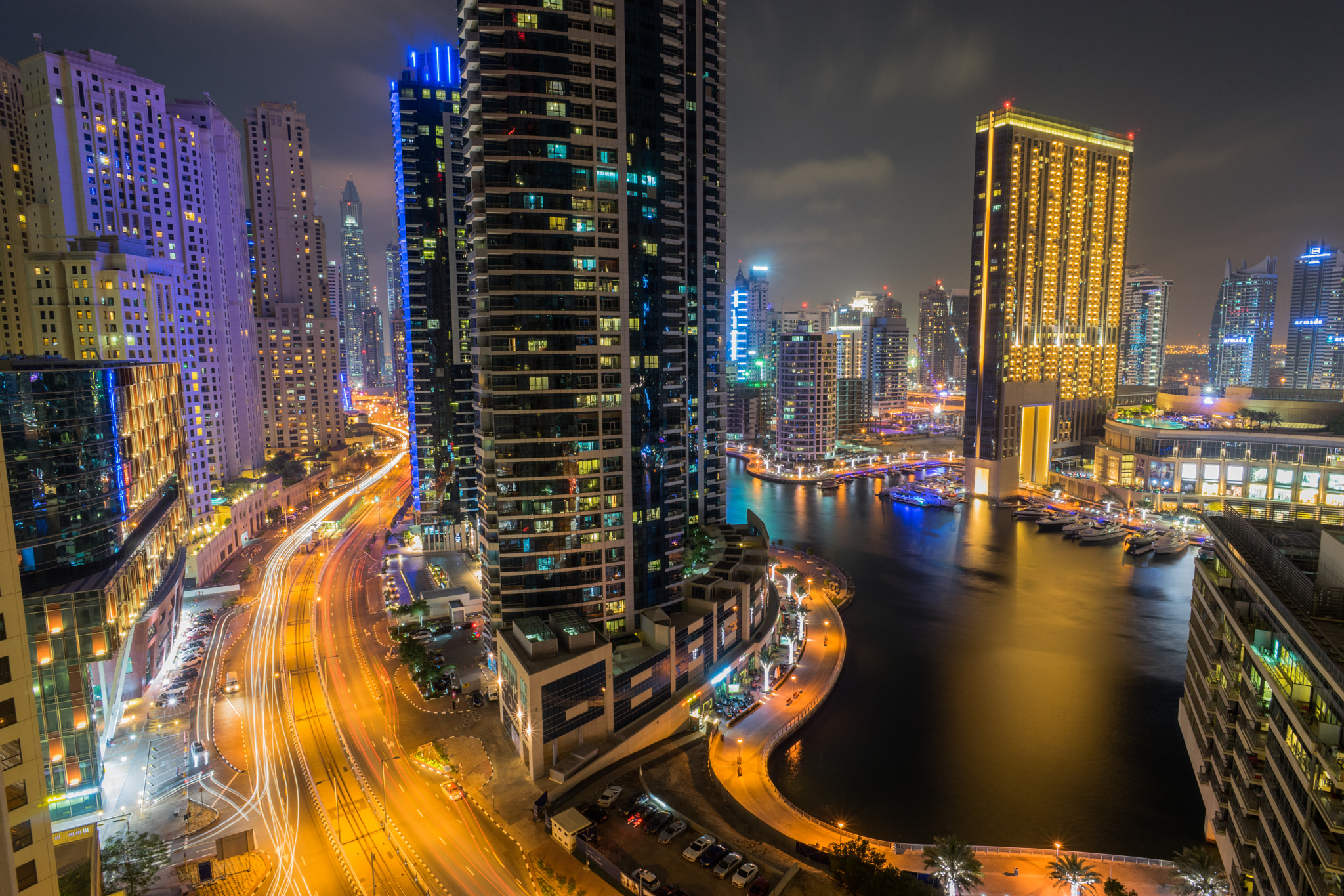 Sony a7 + Sony 20mm F2.8 sample photo. Dubai marina photography