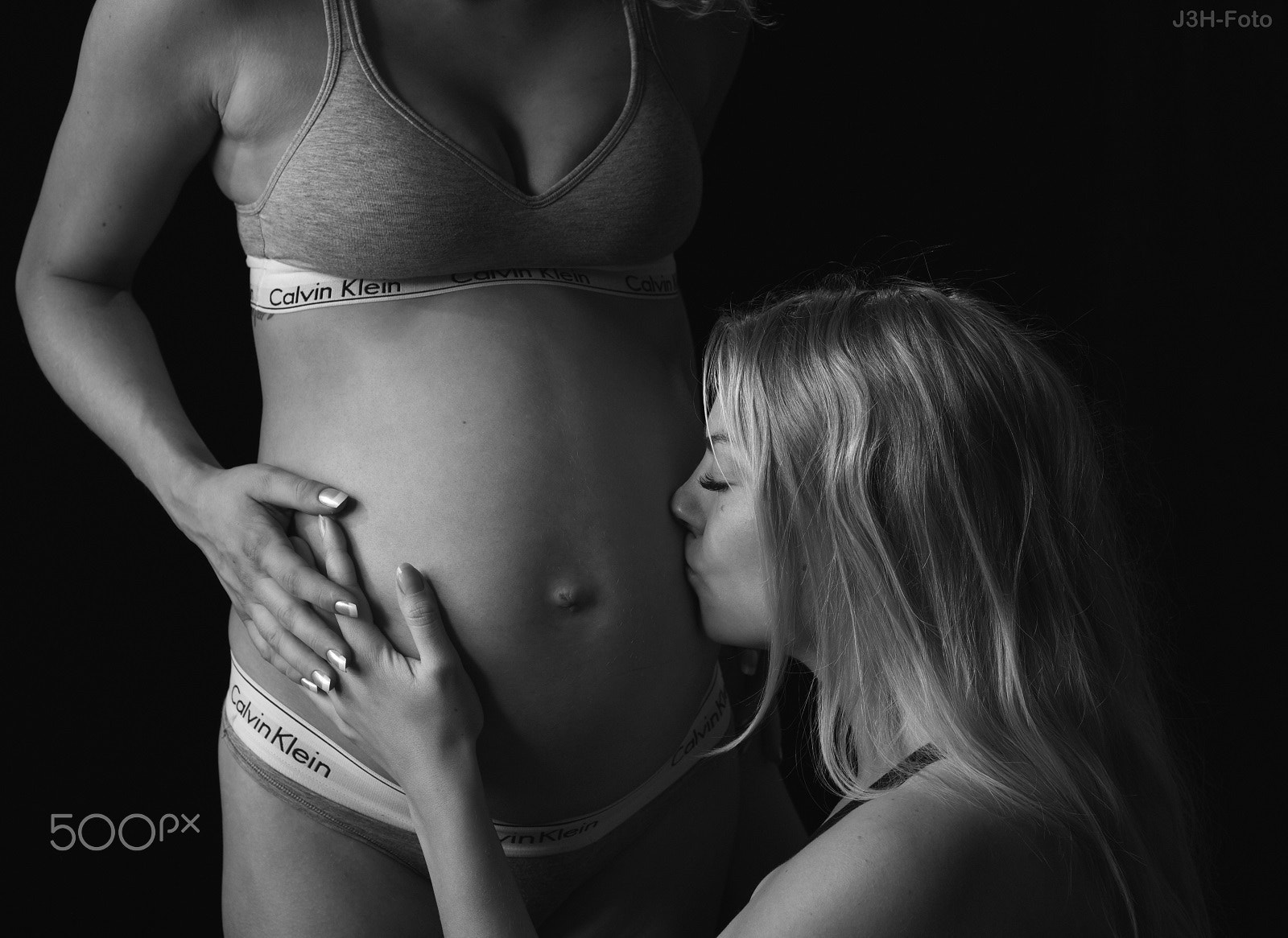 Nikon D750 + AF Micro-Nikkor 55mm f/2.8 sample photo. S.h. pregnant w. girlfriend i - b/w photography