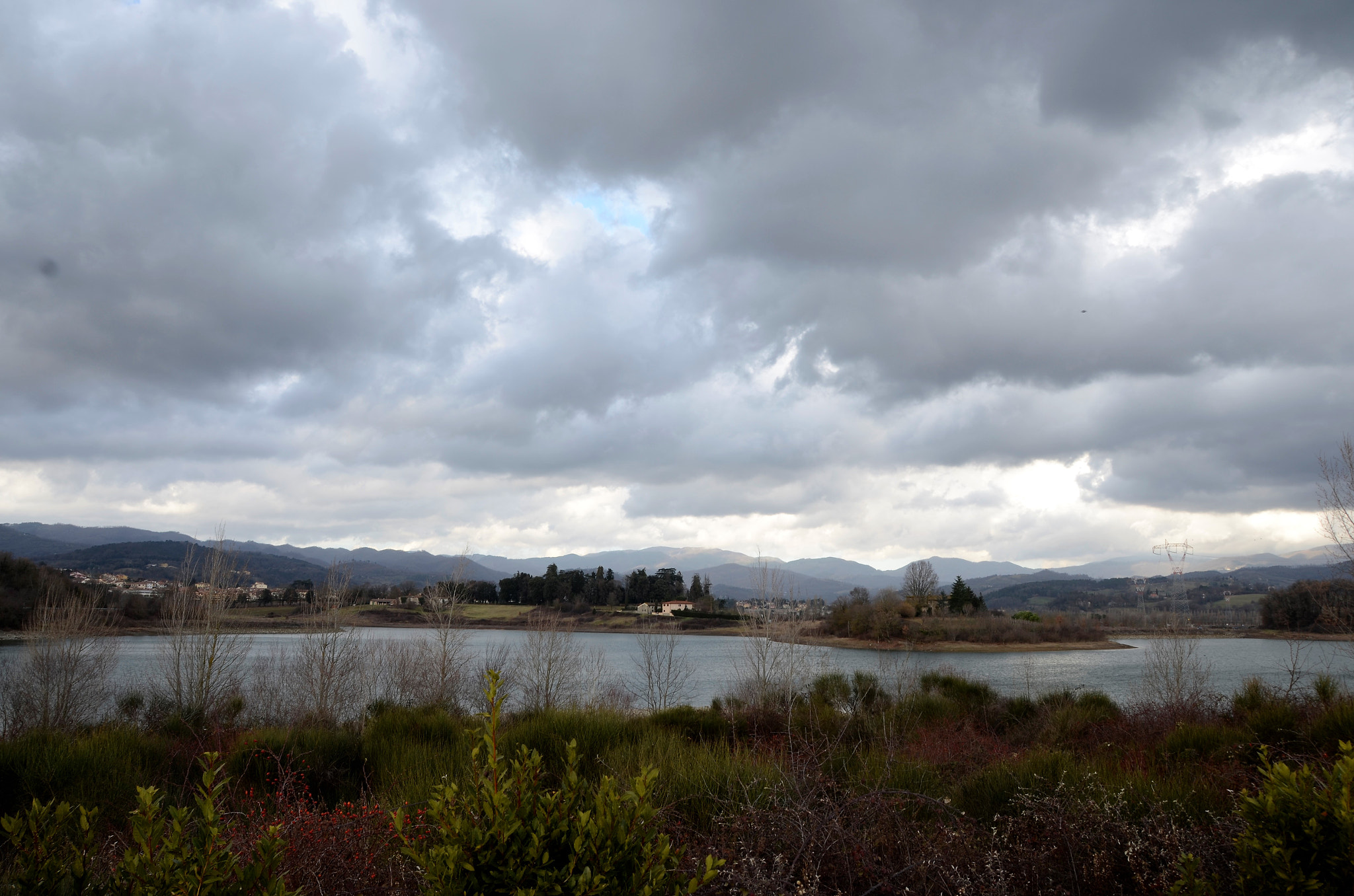 Sigma 18-200mm F3.5-6.3 II DC OS HSM sample photo. Lago di bilancino photography
