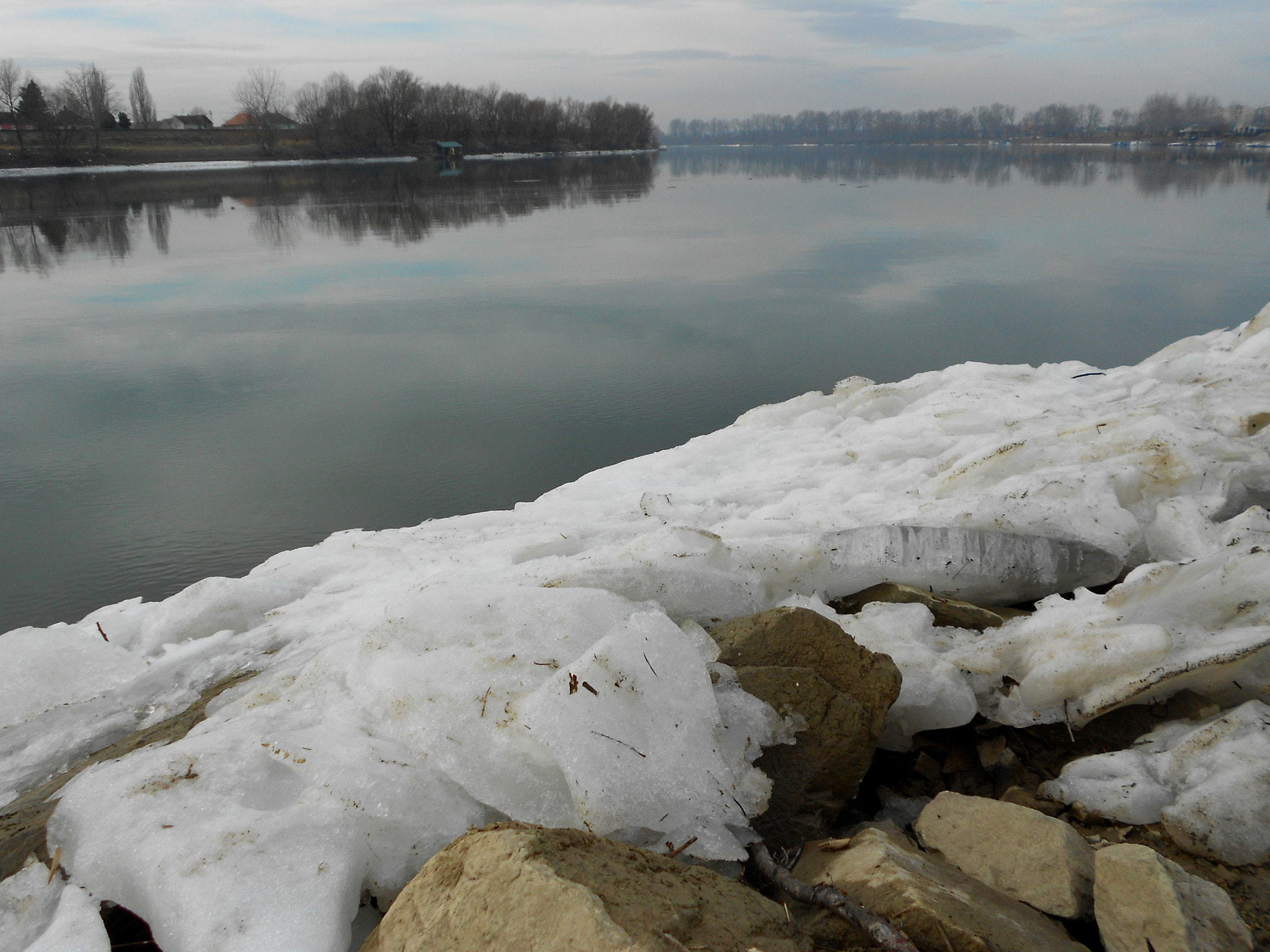 Nikon COOLPIX S2600 sample photo. Some of the snow, some of the river sava photography