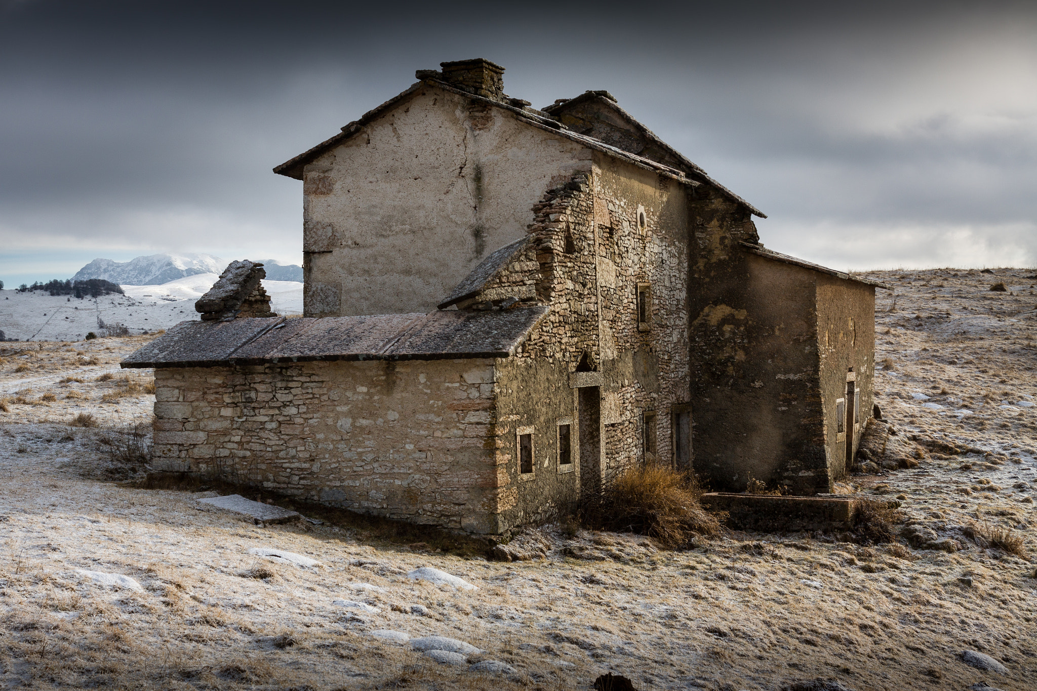 Canon EOS 50D + Sigma 35mm F1.4 DG HSM Art sample photo. Lessinia abbandonata photography