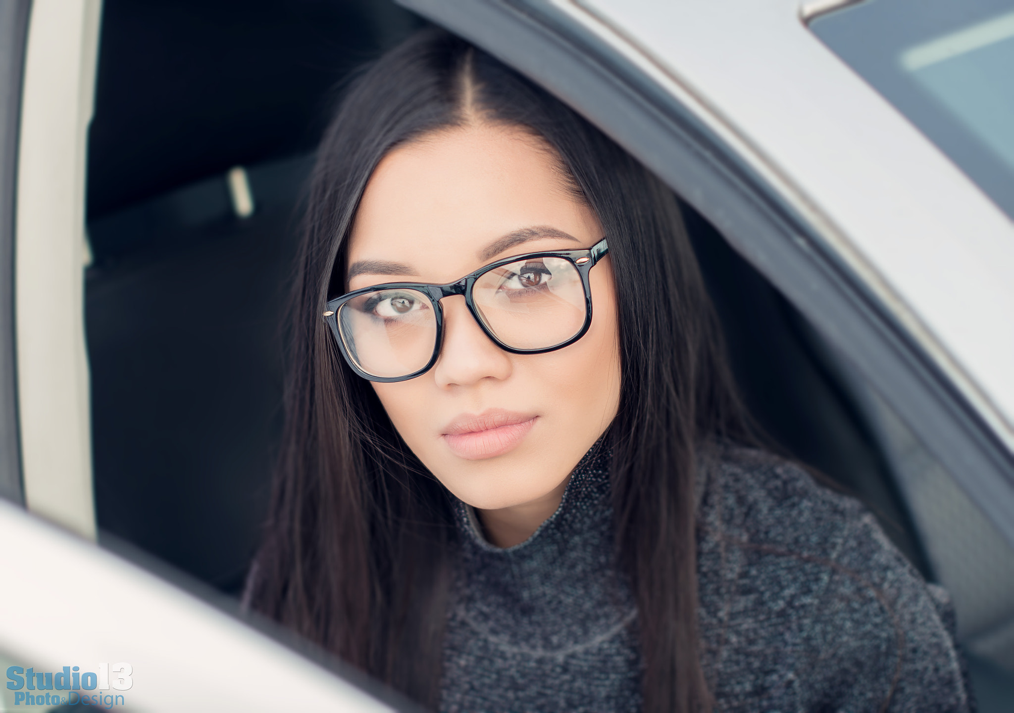 Nikon D500 sample photo. Girl in car photography