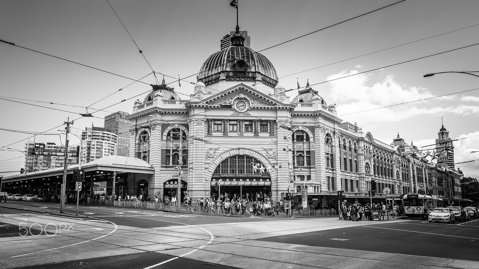 Nikon D4S + Nikon AF-S Nikkor 24mm F1.8G ED sample photo. Melbourne main station photography