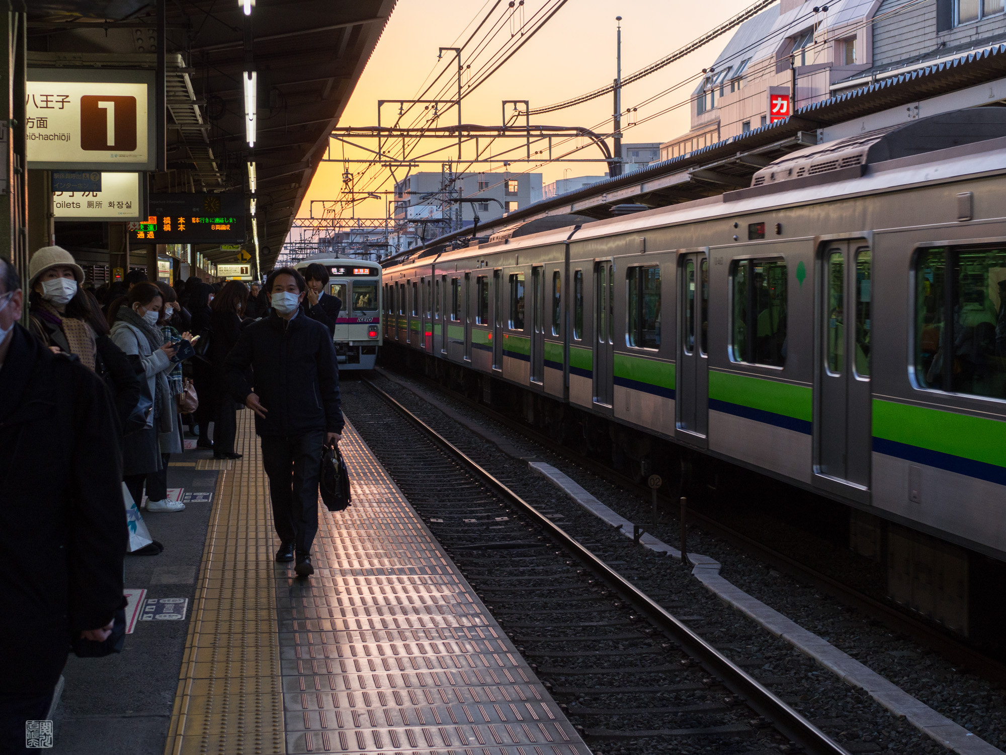 Olympus OM-D E-M10 II sample photo. Evening rush hour in tokyo photography
