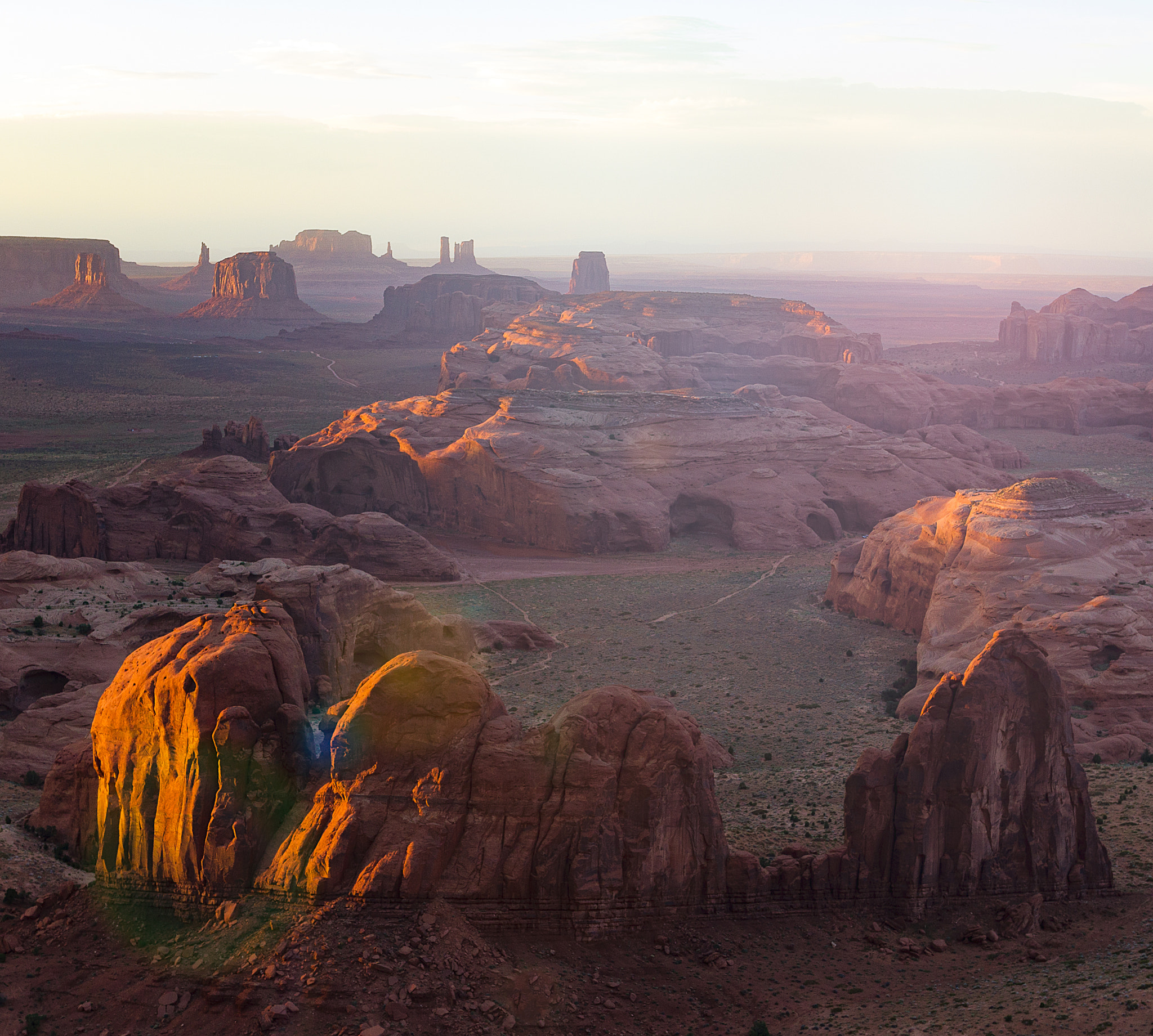Canon EOS 550D (EOS Rebel T2i / EOS Kiss X4) + Canon EF 17-40mm F4L USM sample photo. The hunt's mesa, monument valley photography