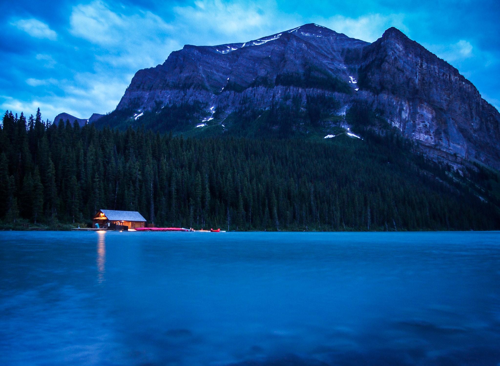 Olympus PEN E-PL3 + Olympus M.Zuiko Digital 14-42mm F3.5-5.6 II sample photo. Lake louise at night photography