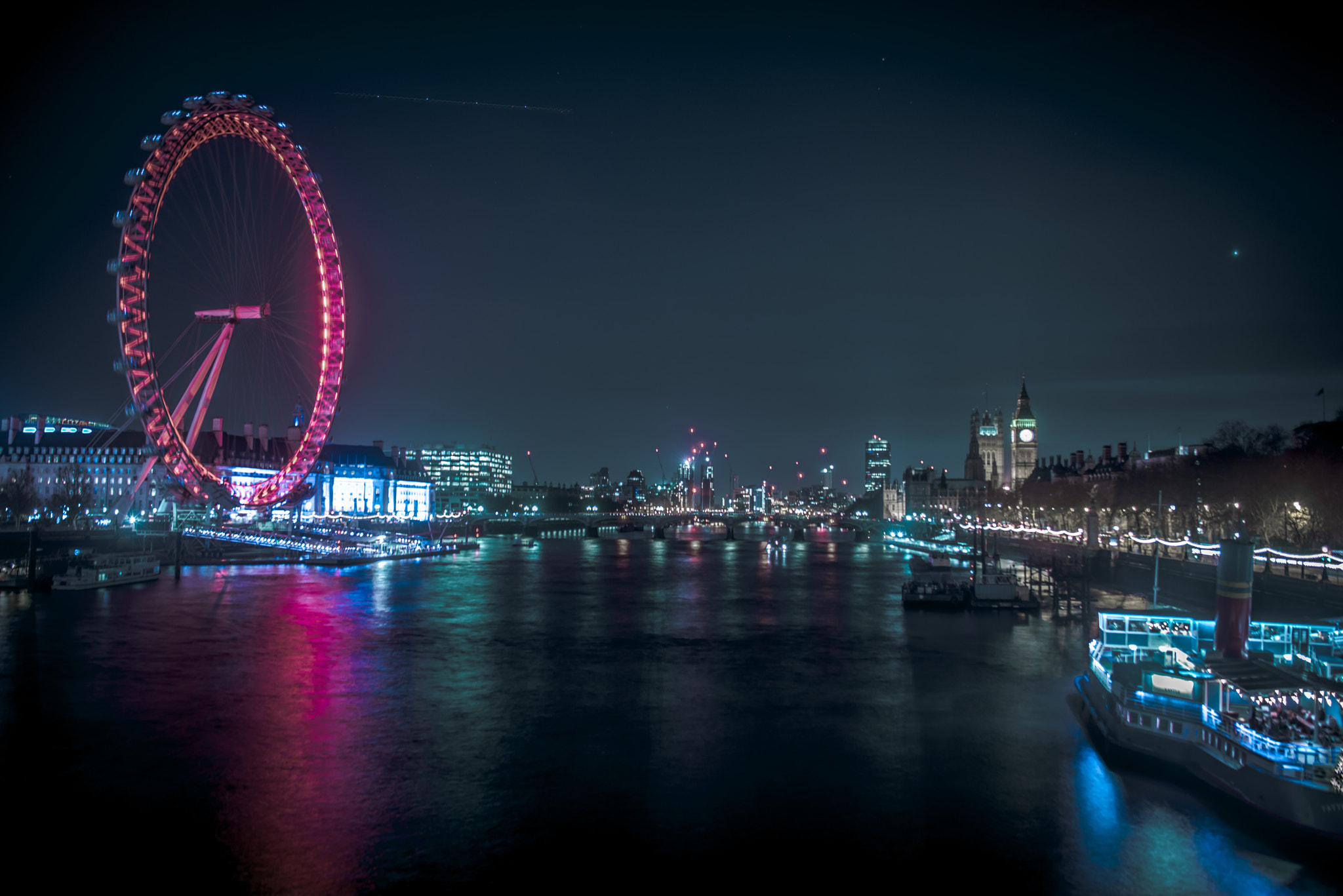 Nikon AF-S Nikkor 28-70mm F2.8 ED-IF sample photo. London city light photography