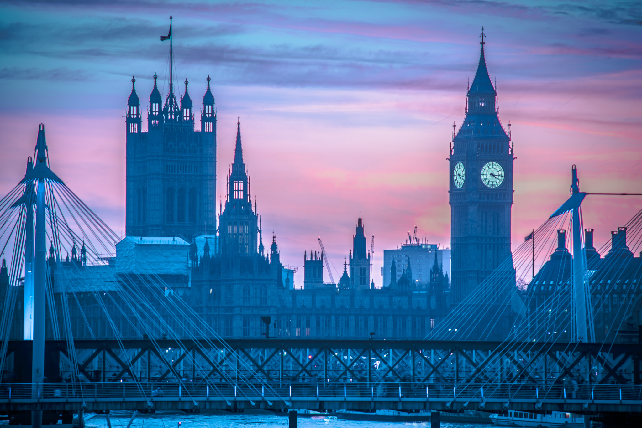 Nikon D800 + AF Zoom-Nikkor 70-210mm f/4 sample photo. London city light photography