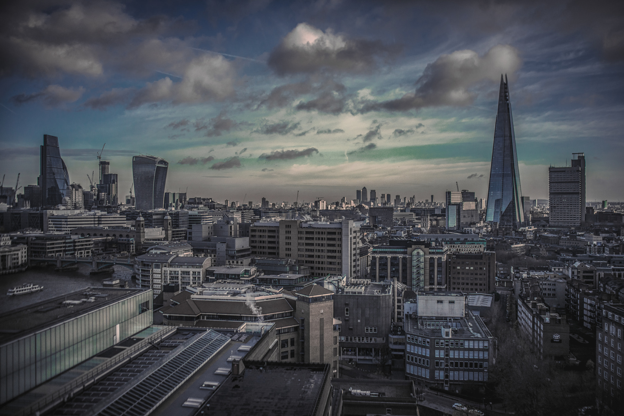 Nikon AF-S Nikkor 28-70mm F2.8 ED-IF sample photo. London city light photography