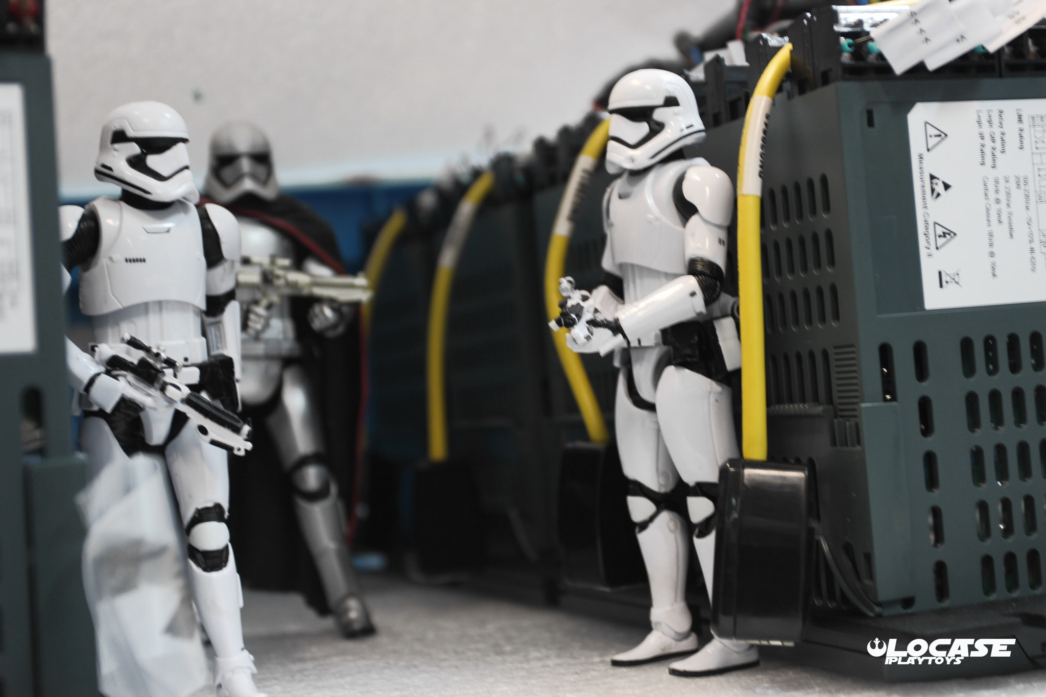 Canon EOS 600D (Rebel EOS T3i / EOS Kiss X5) + Canon EF 17-40mm F4L USM sample photo. Captain phasma: "get the troopers ready,.... we're going to jakku." photography