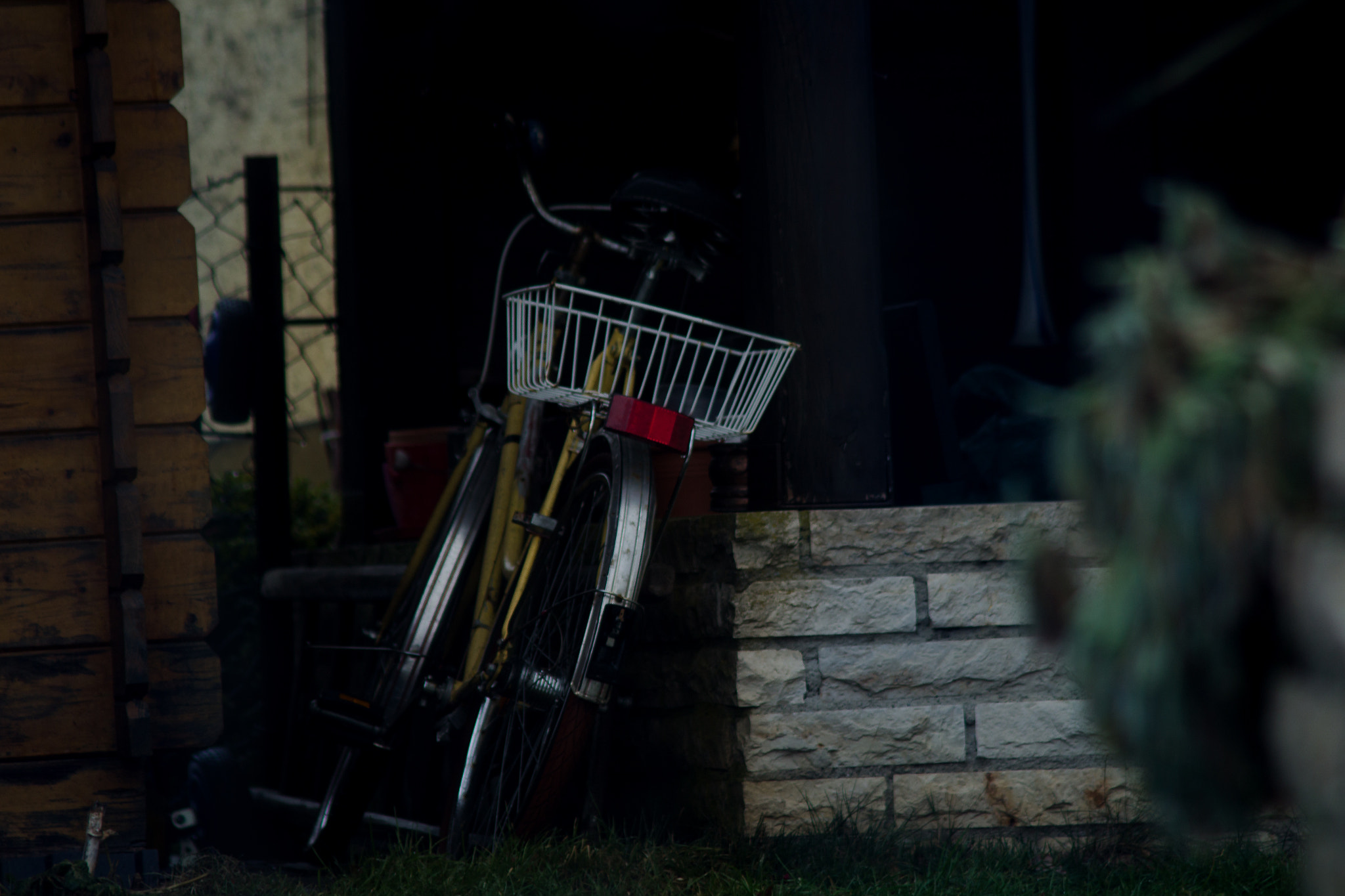 Canon EF 75-300mm F4.0-5.6 IS USM sample photo. Old bike photography