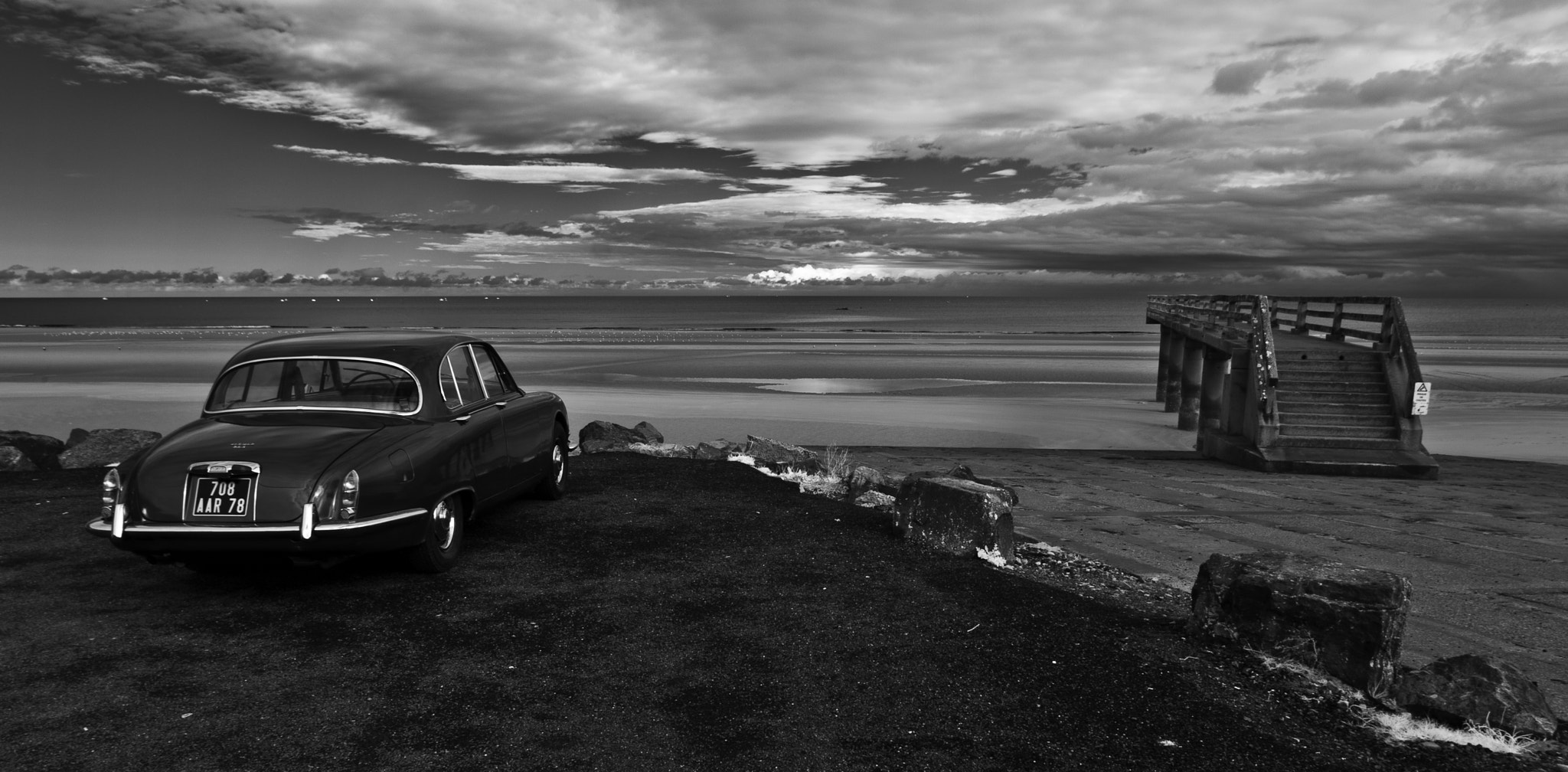 Pentax K20D + Pentax smc DA 15mm F4 ED AL Limited sample photo. Omaha beach photography