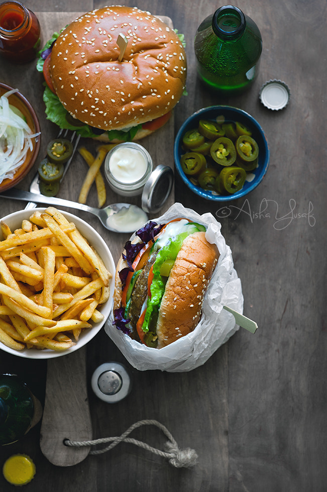 Nikon D700 + Sigma 85mm F1.4 EX DG HSM sample photo. It's burger o'clock photography