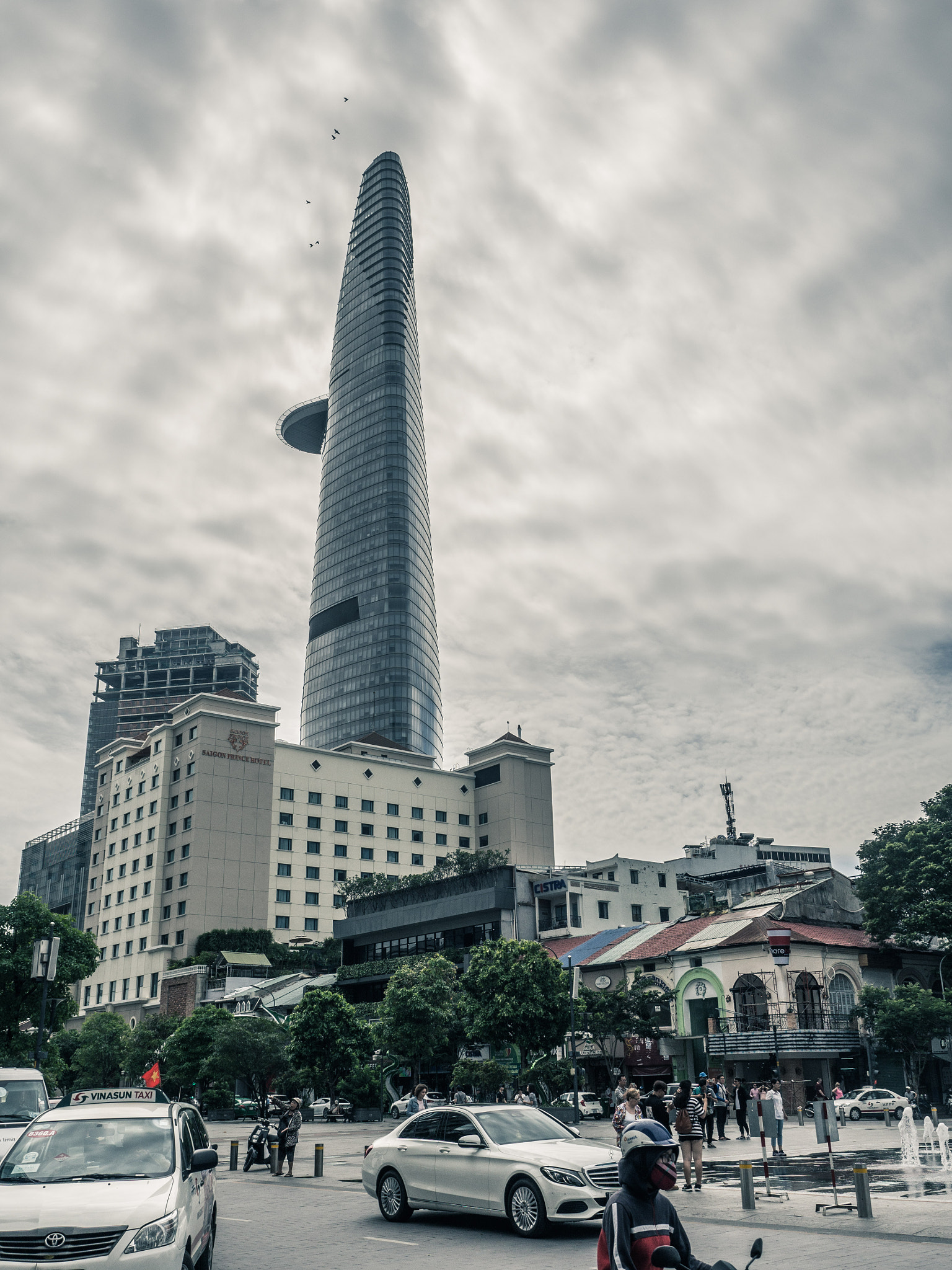 Olympus OM-D E-M10 II sample photo. Saigon sky photography