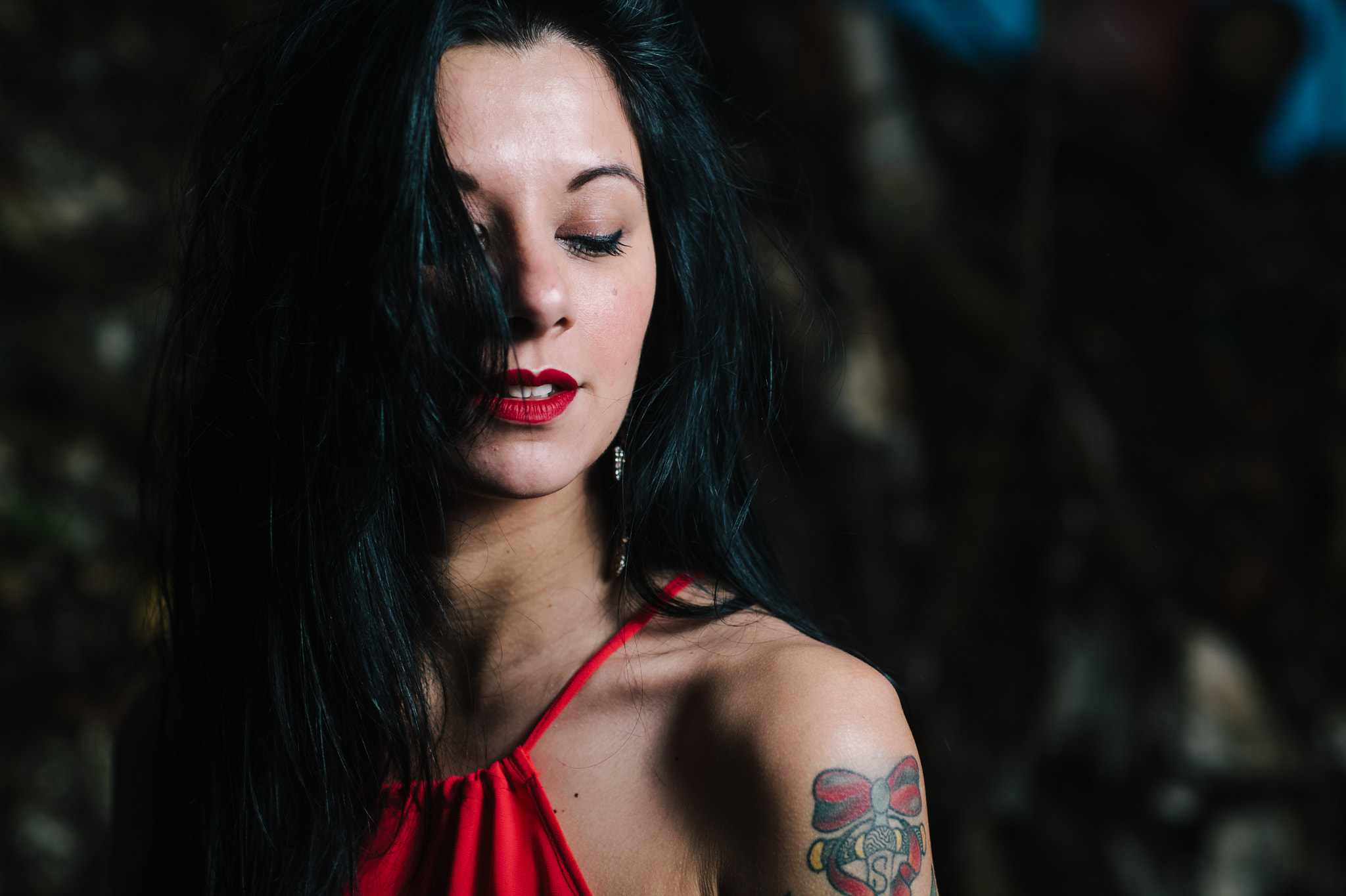 Canon EF 85mm F1.2 sample photo. Red-dark portrait photography