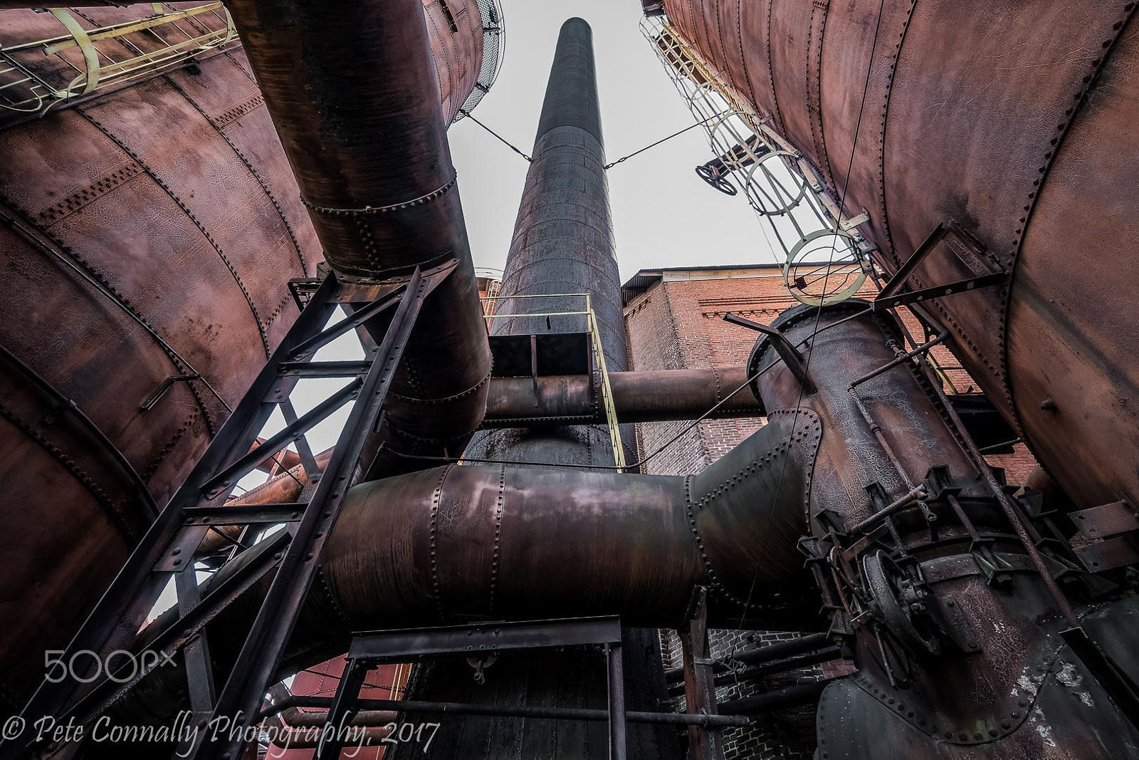 Sony a6300 + Sony E 10-18mm F4 OSS sample photo. Center stack photography
