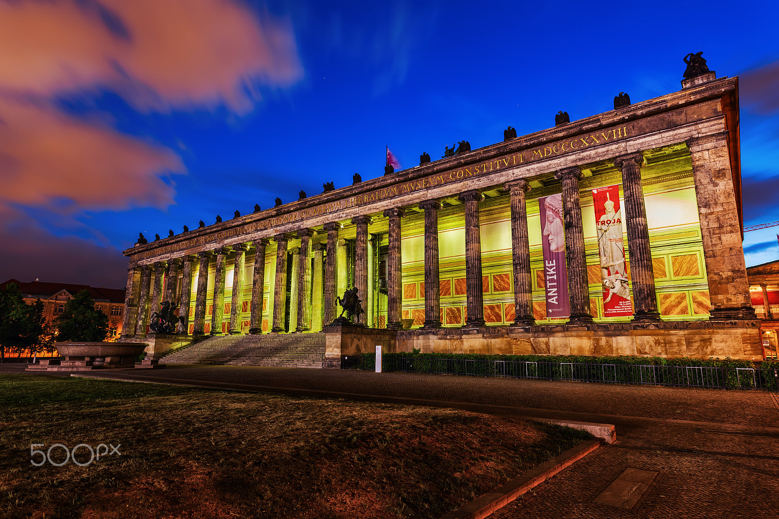 Canon EOS 5D Mark II + Sigma 20mm F1.4 DG HSM Art sample photo. Old museum in berlin at night photography