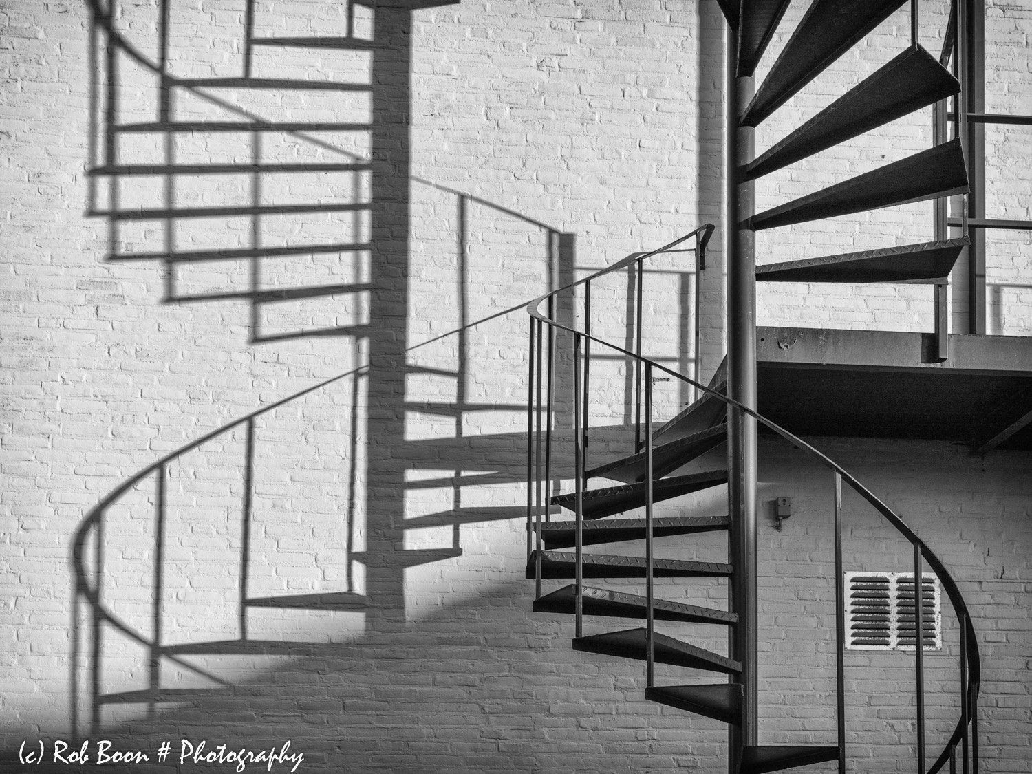 Canon EF 16-35mm F4L IS USM sample photo. Fire escape twins photography