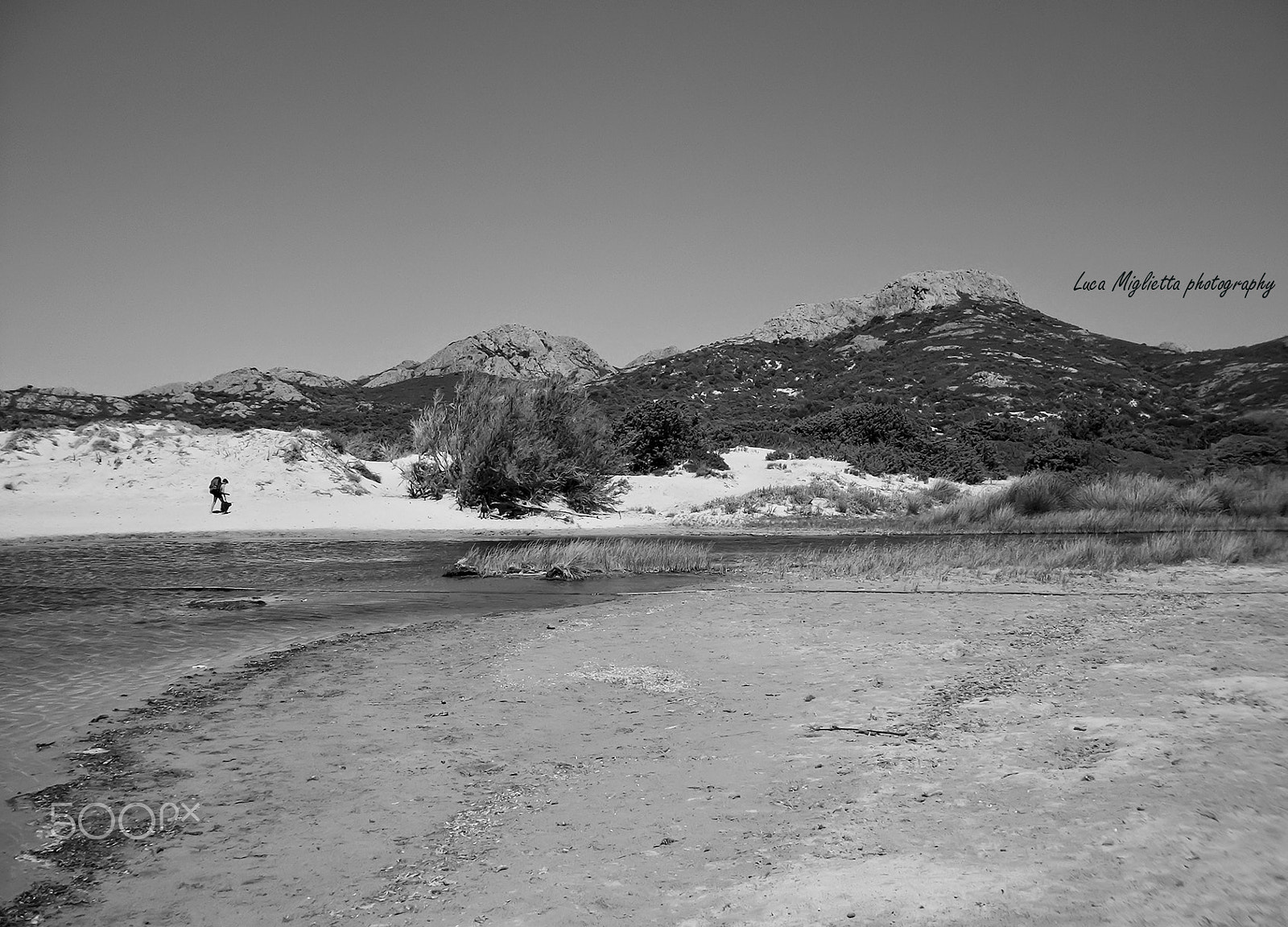 Kodak EASYSHARE C182 DIGITAL CAMERA sample photo. Walking in the desert photography