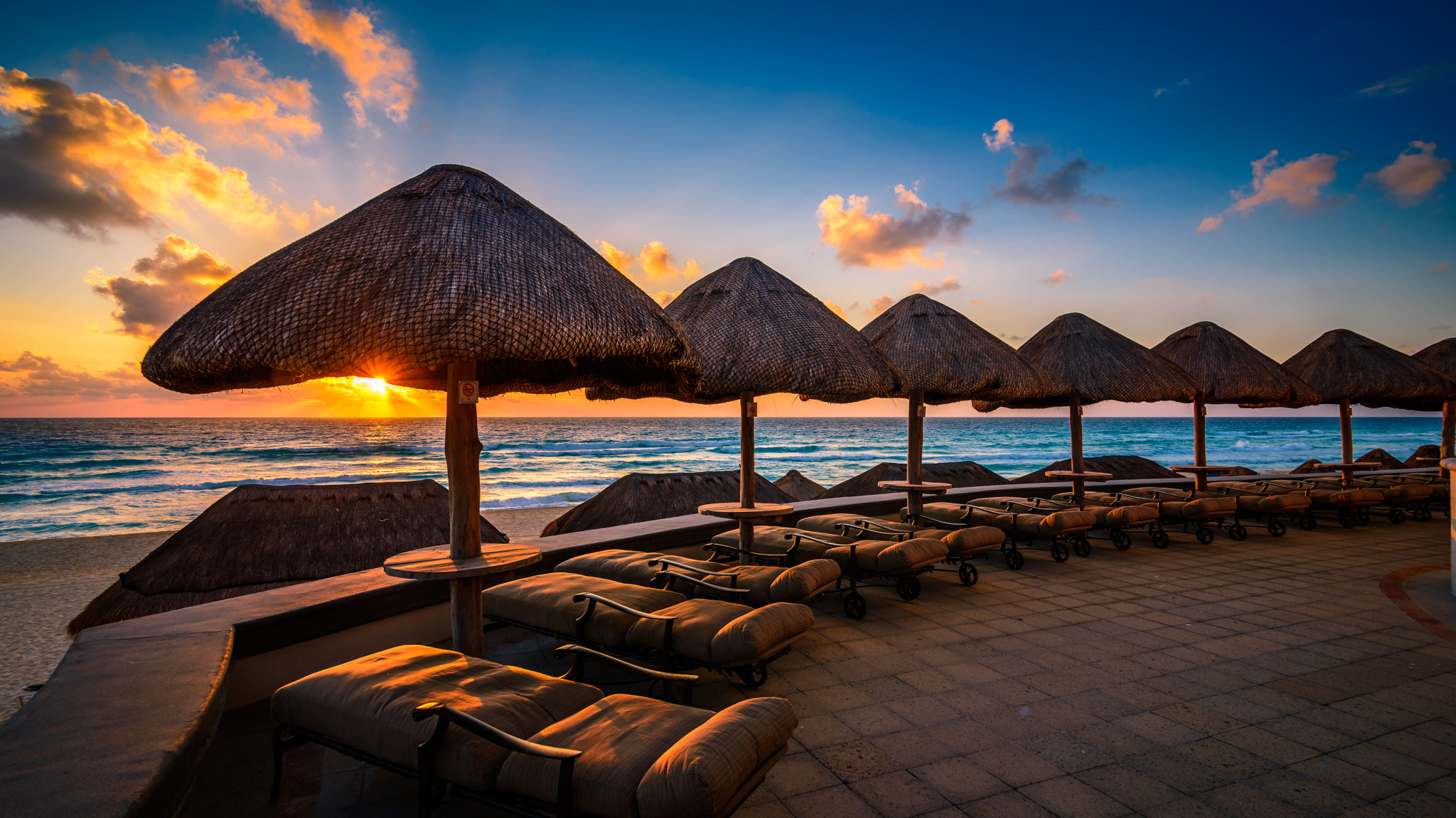 Tokina AT-X 17-35mm F4 Pro FX sample photo. Cancun at sunrise photography