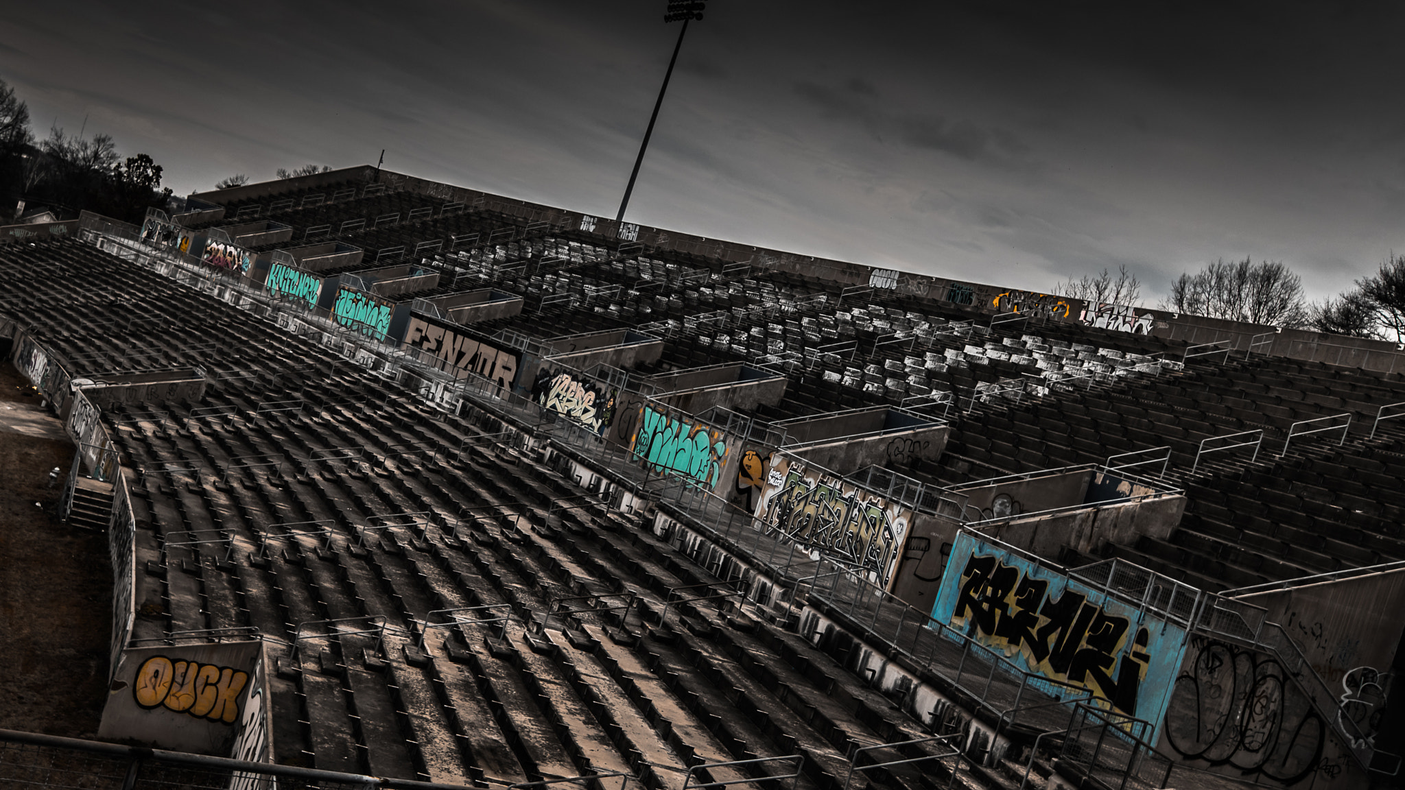 Sigma 10-20mm F3.5 EX DC HSM sample photo. When darkness falls.. photography
