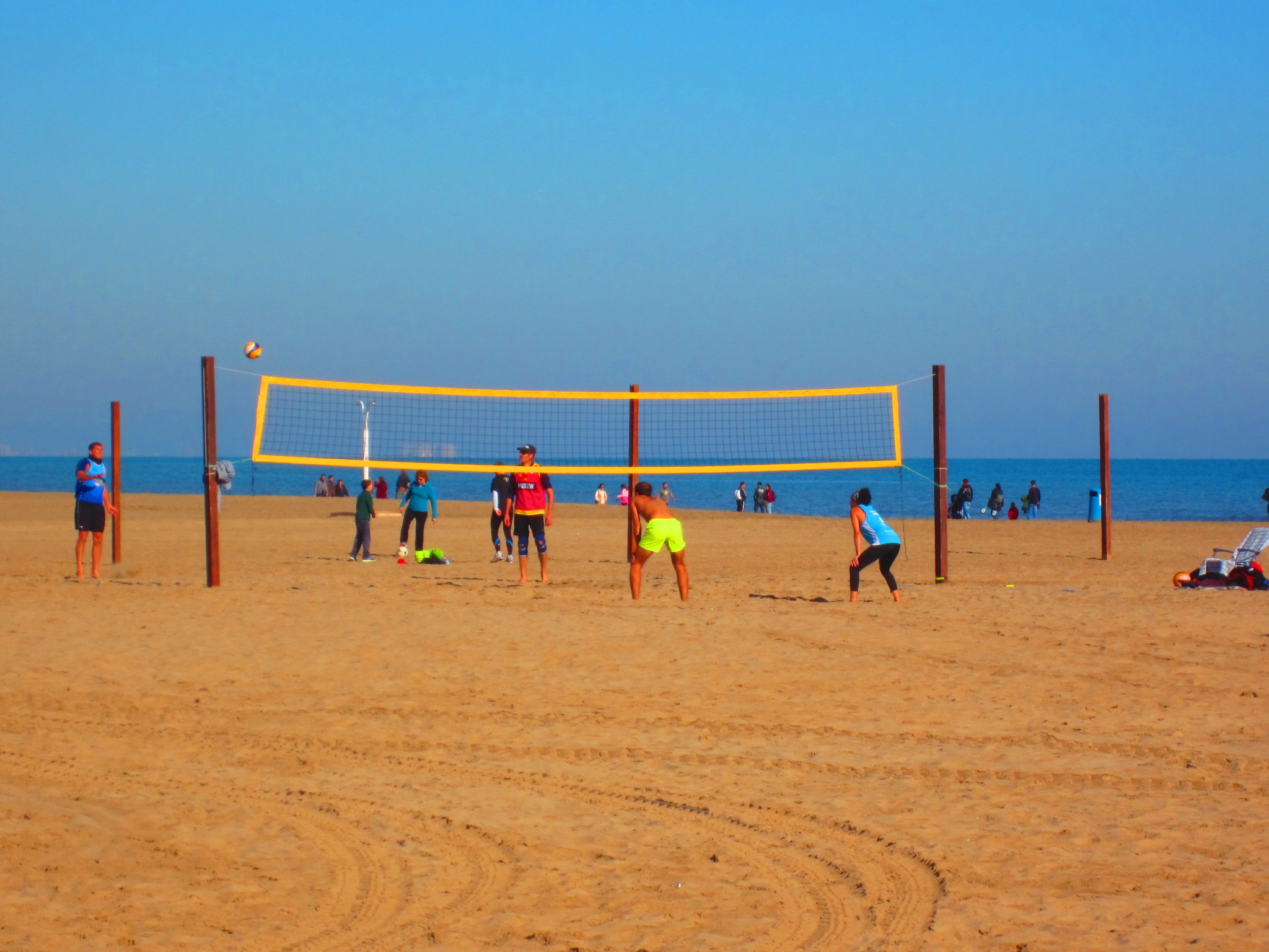 Canon PowerShot ELPH 300 HS (IXUS 220 HS / IXY 410F) sample photo. Beach voley valencia photography