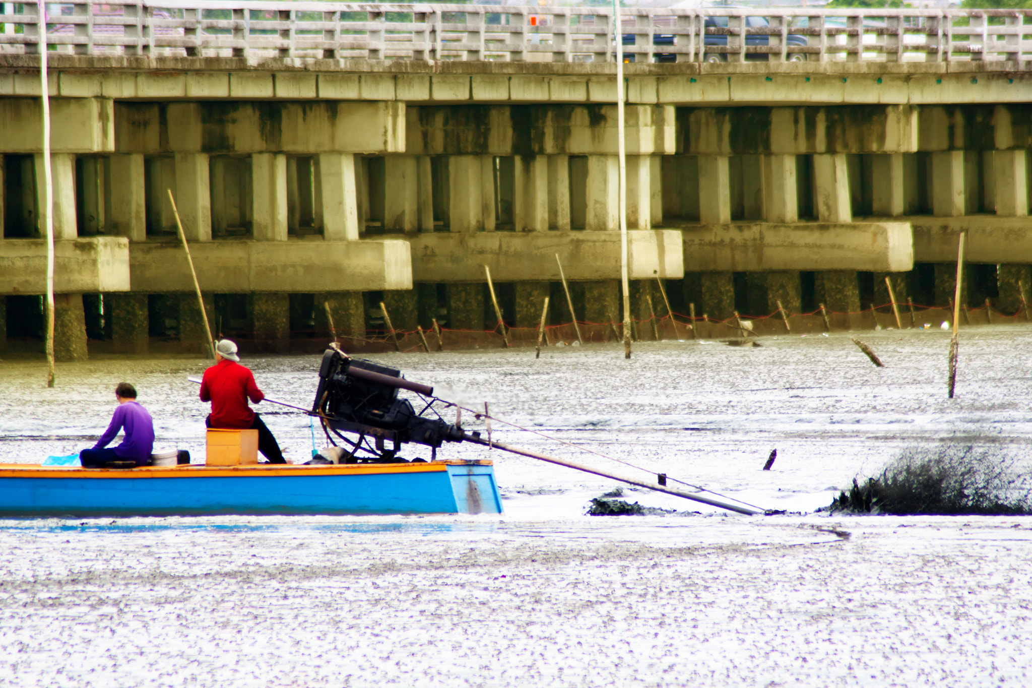 Canon EOS 50D + Tamron AF 70-300mm F4-5.6 Di LD Macro sample photo. Fishermen life for background photography