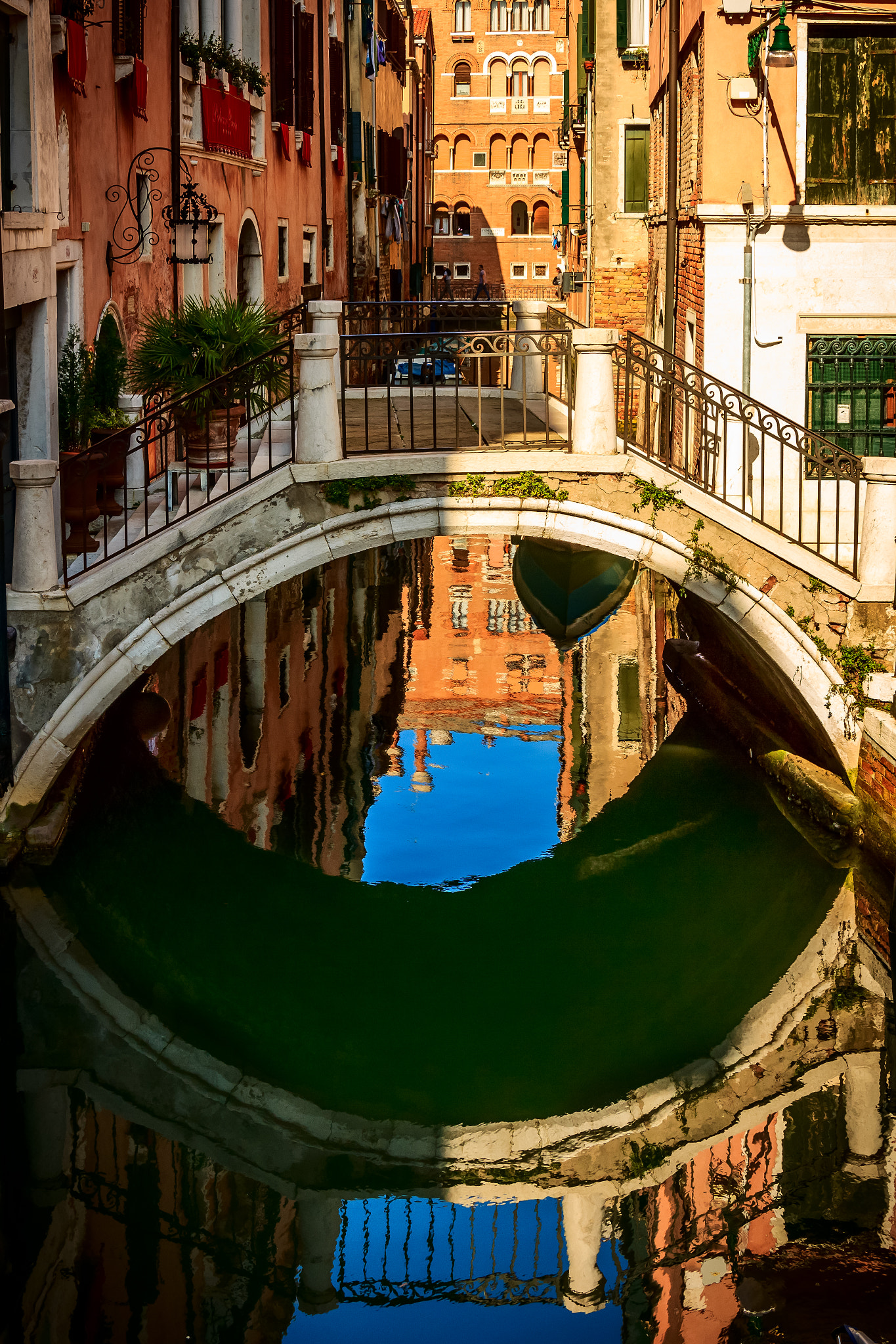 Canon EOS 60D sample photo. In the town of venice photography