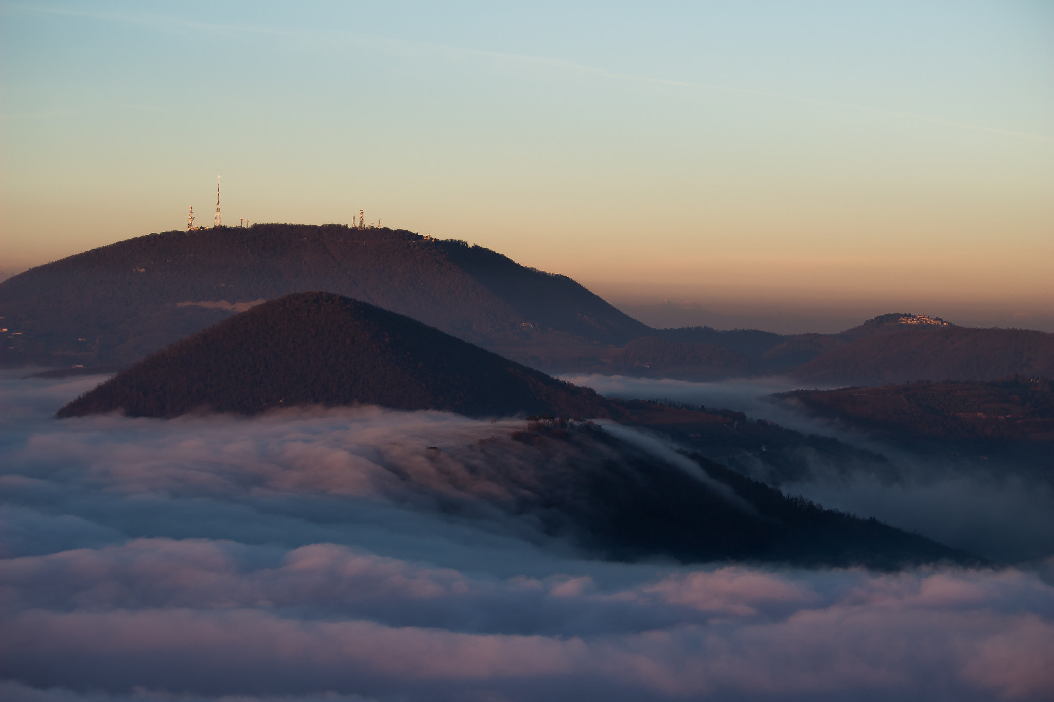 Canon EF-S 55-250mm F4-5.6 IS sample photo. Colli_euganei_fogwall photography