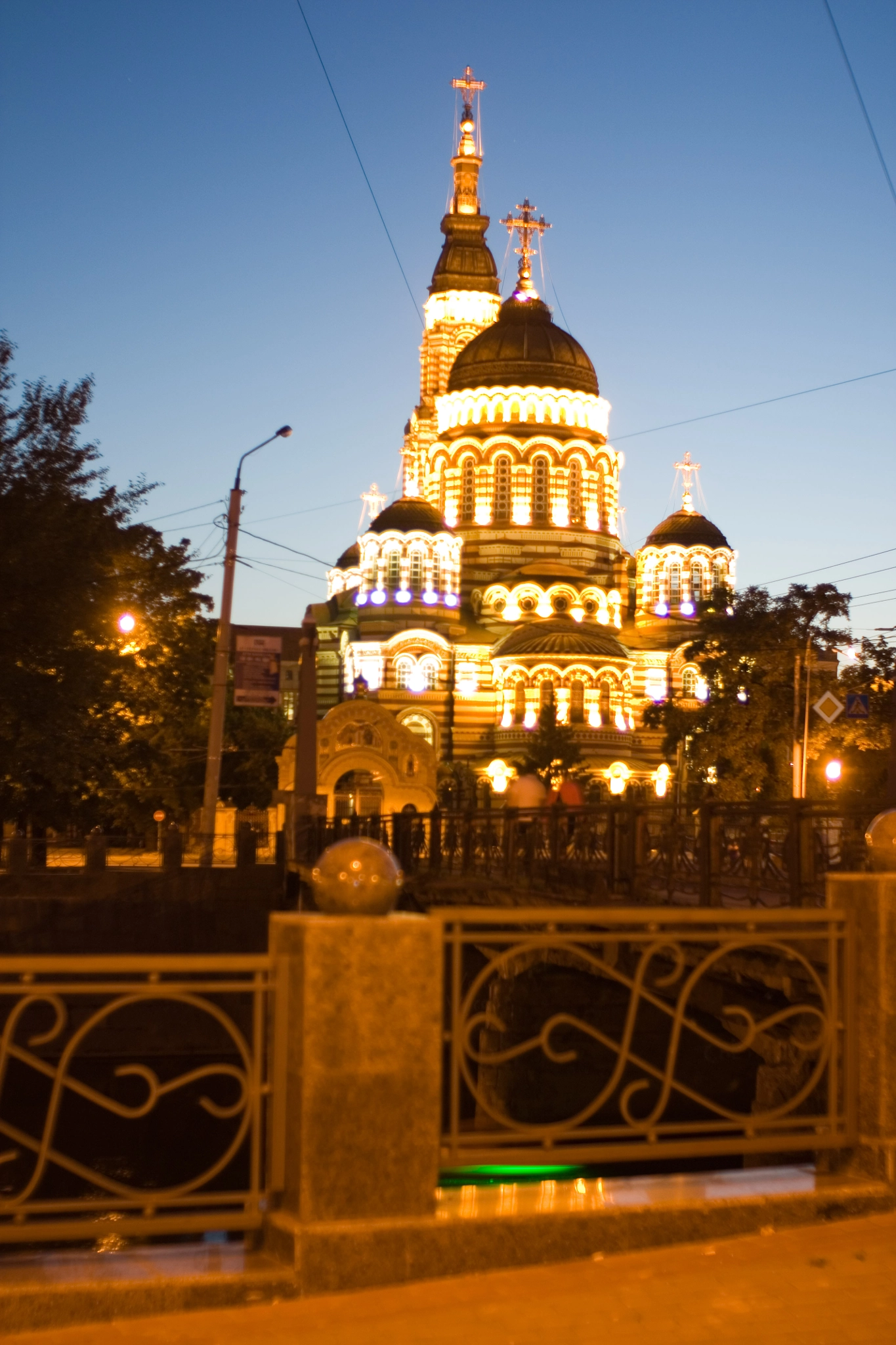 Canon EF 35-80mm f/4-5.6 sample photo. Annunciation cathedral photography