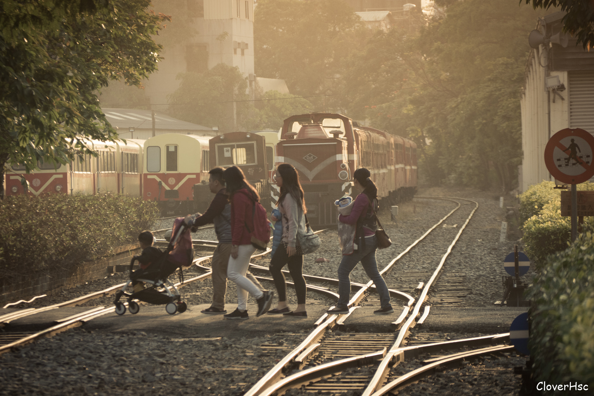 Olympus OM-D E-M1 sample photo. Alishan train photography