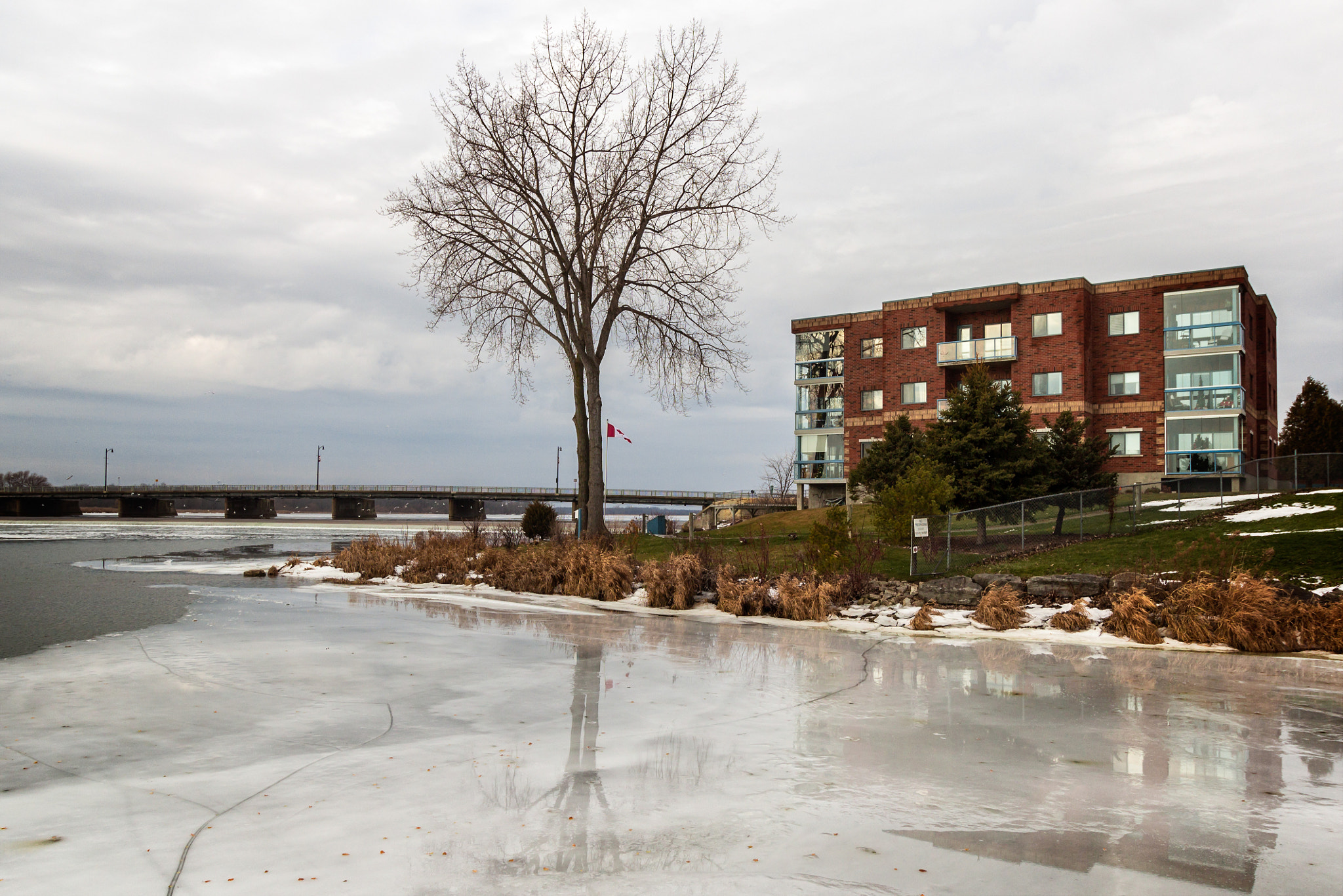 Canon EOS 600D (Rebel EOS T3i / EOS Kiss X5) sample photo. Condo in dunnville photography