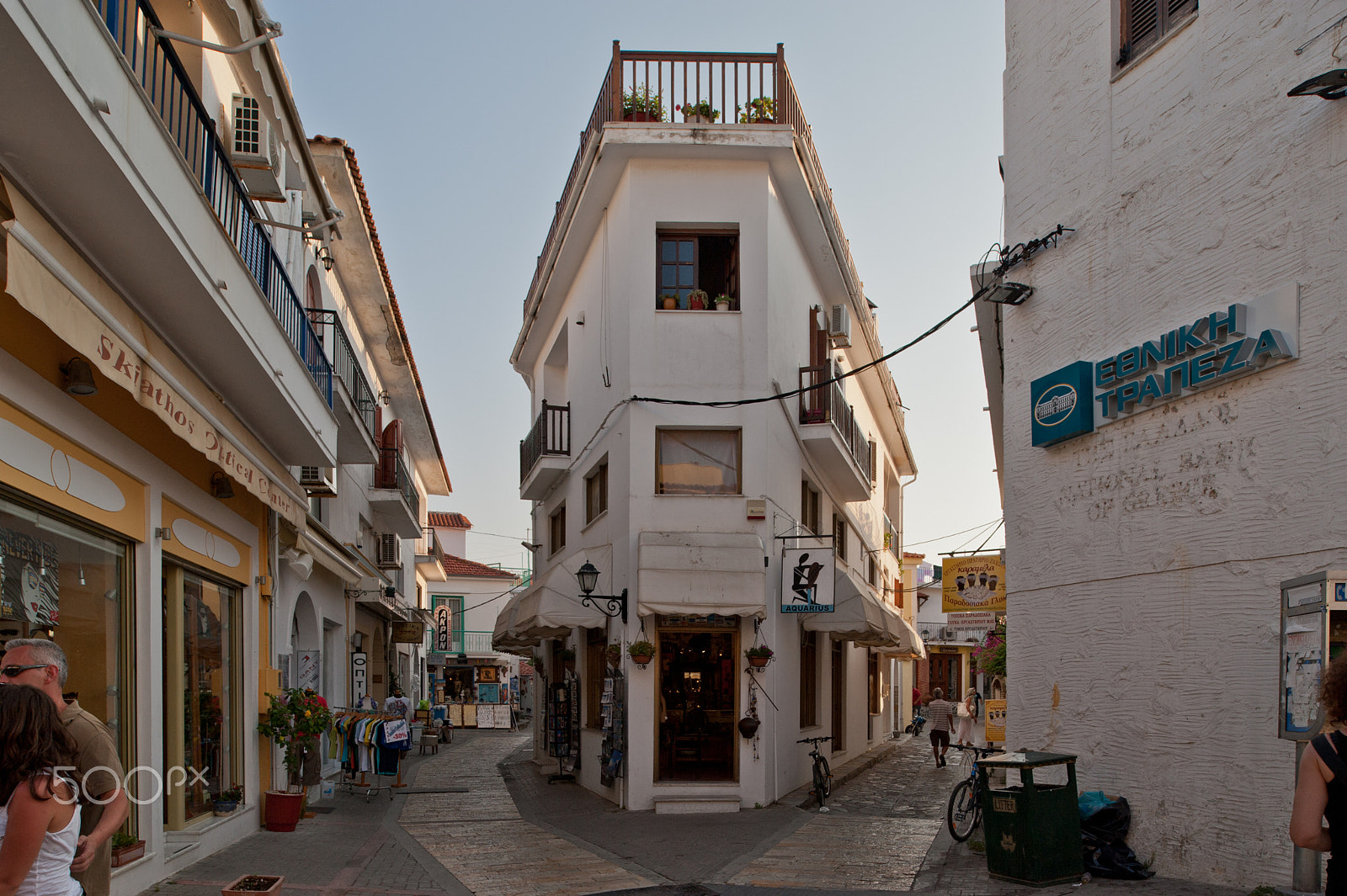 Nikon PC-E Nikkor 24mm F3.5D ED Tilt-Shift sample photo. Narrow street photography