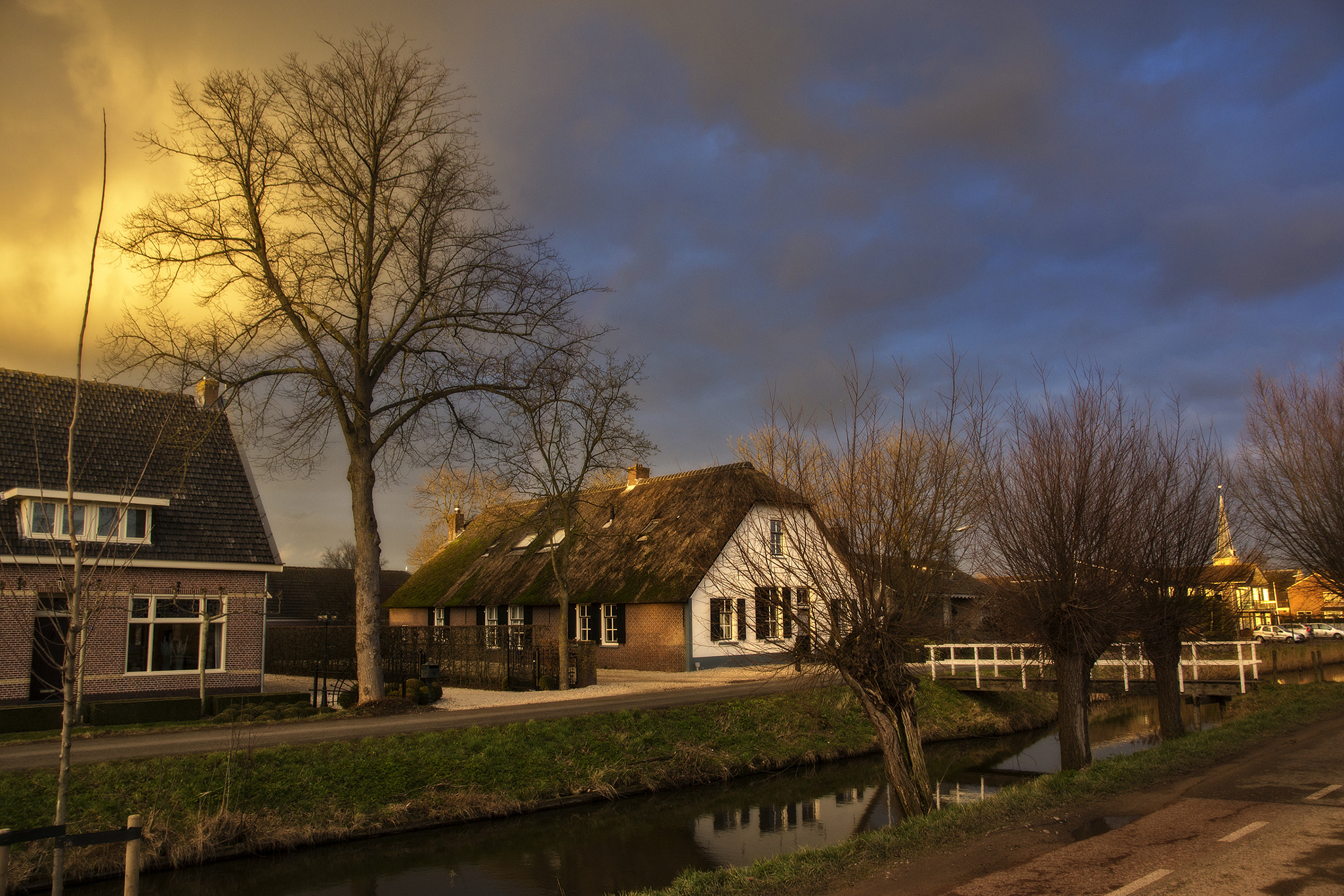 Sony SLT-A65 (SLT-A65V) + 17-50mm F2.8 sample photo. Benschop golden hour photography