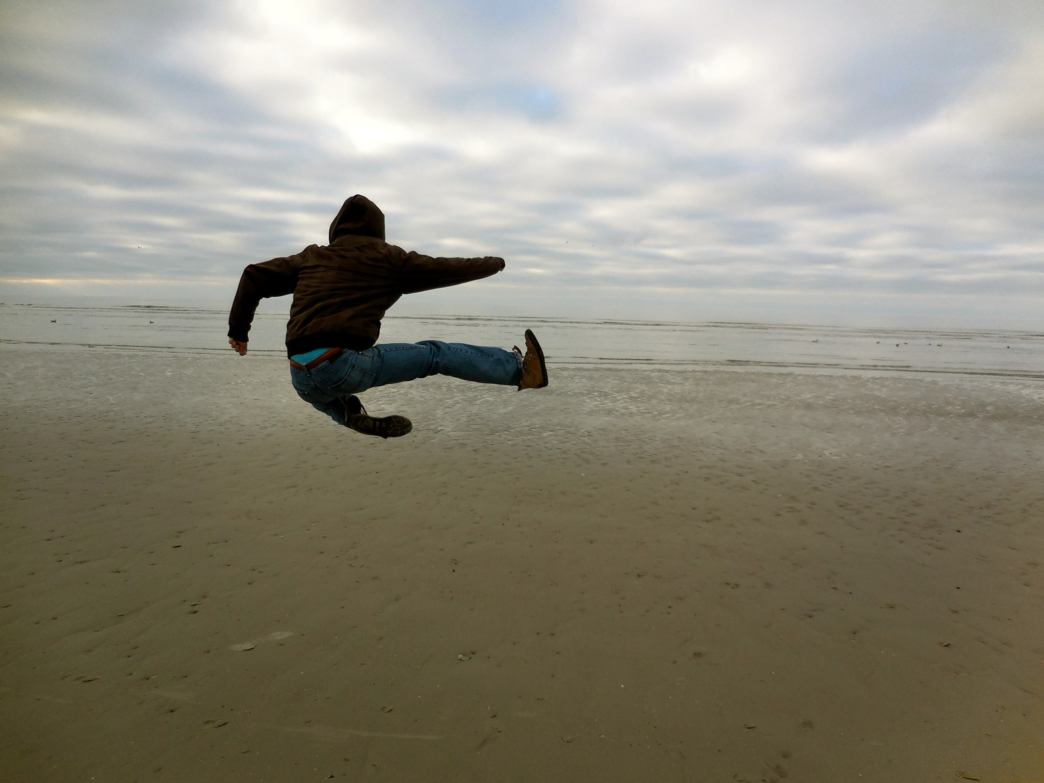 Nikon COOLPIX S6600 sample photo. Jump into the sea photography