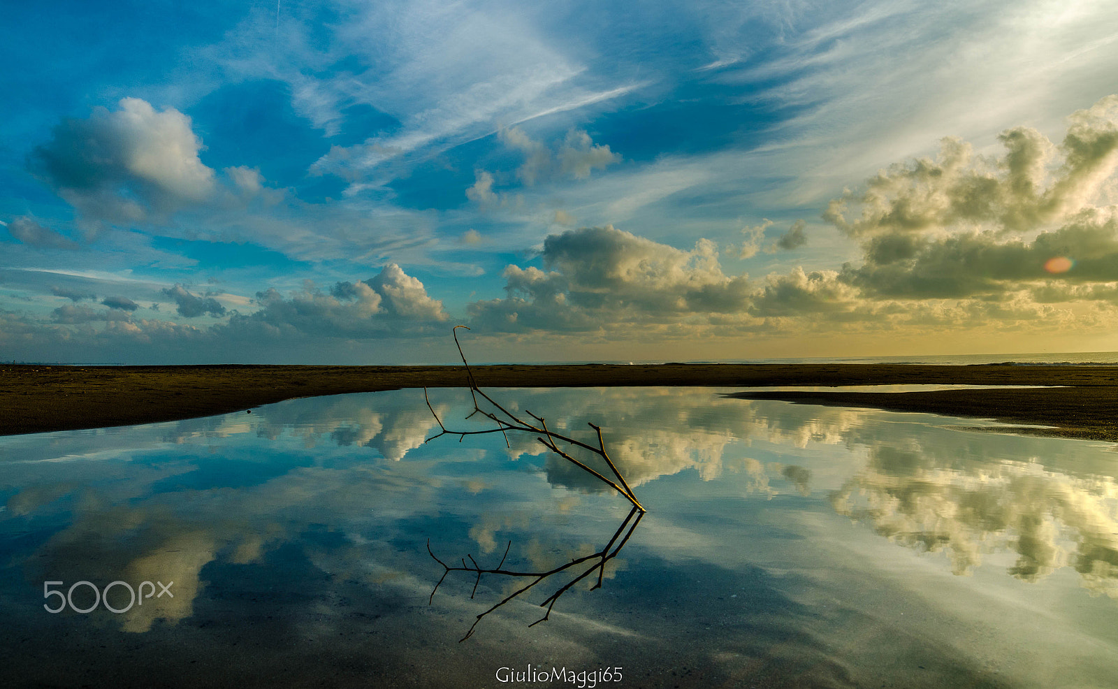 Samyang 14mm F2.8 ED AS IF UMC sample photo. Reflection photography