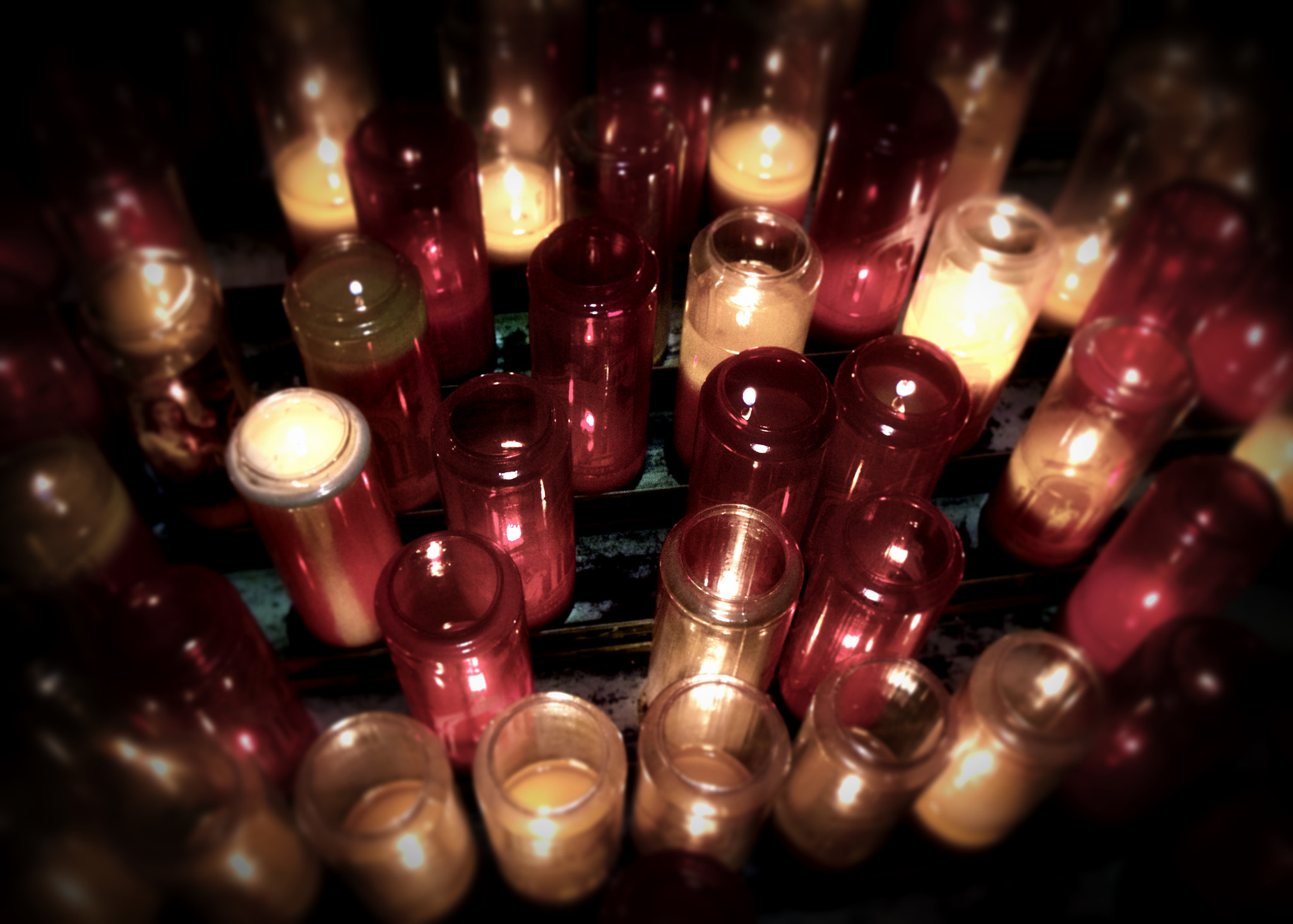 Canon EOS 550D (EOS Rebel T2i / EOS Kiss X4) sample photo. Candles photography