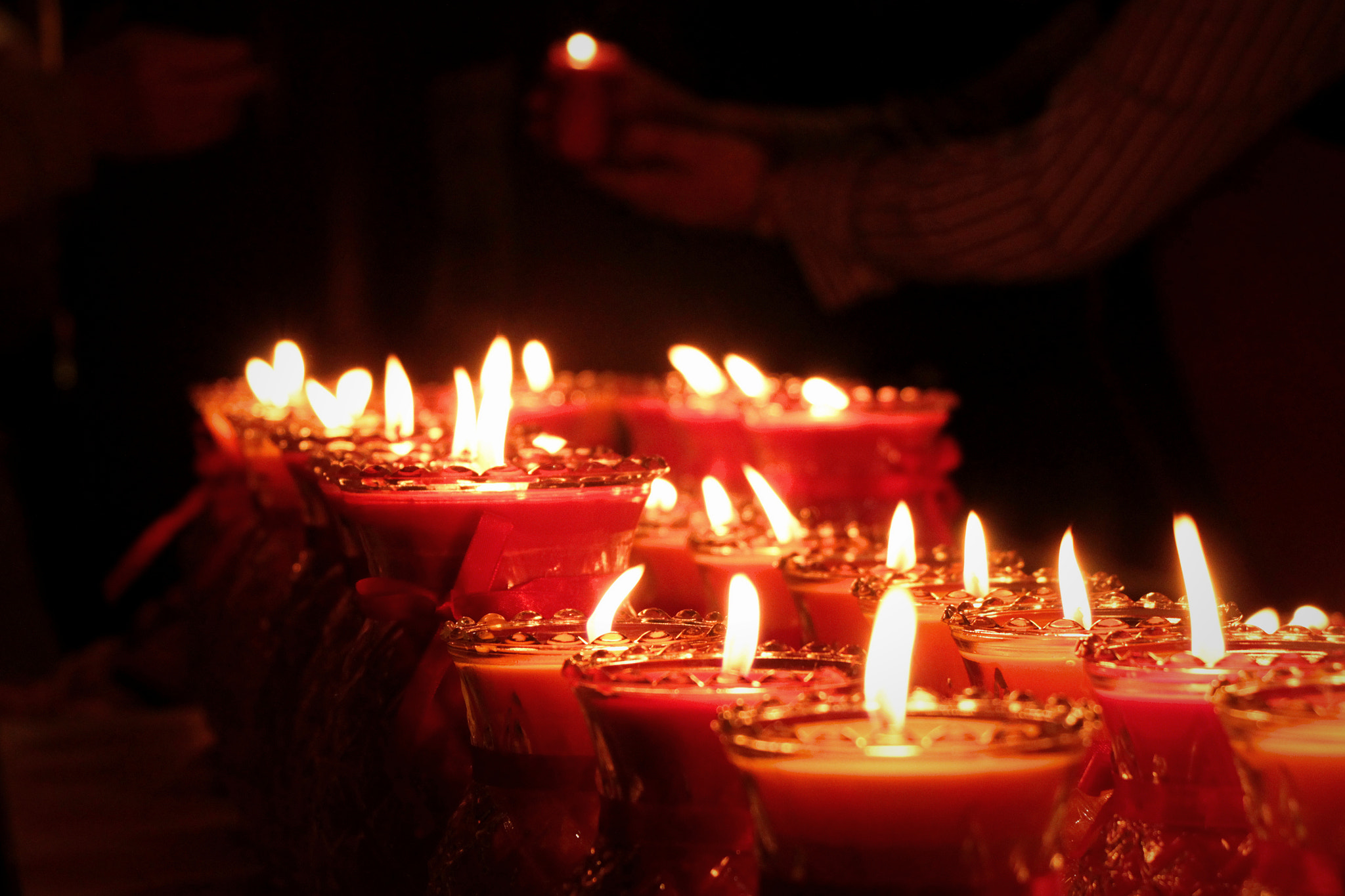 Canon EOS 1200D (EOS Rebel T5 / EOS Kiss X70 / EOS Hi) sample photo. Night time candles photography