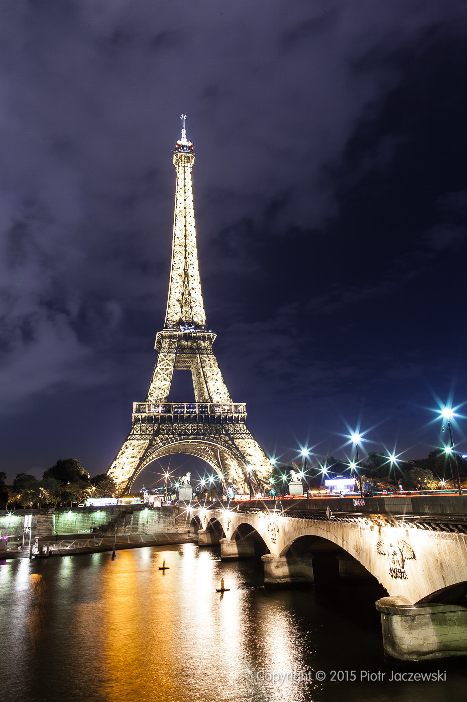 Canon EOS 5D Mark II sample photo. Eiffel tower at night photography