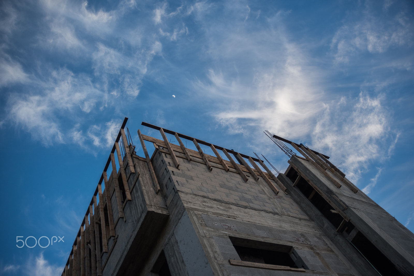 AF Zoom-Nikkor 28-105mm f/3.5-4.5D IF sample photo. Construction journal - about to finish the roof photography