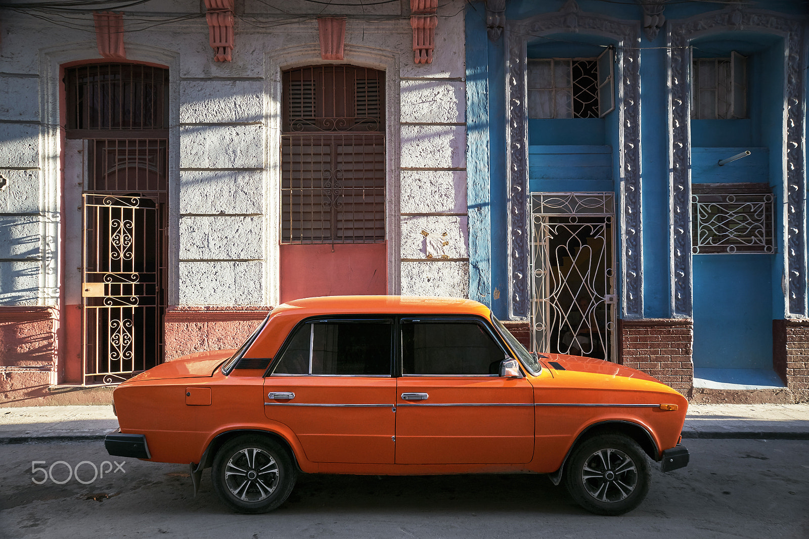 Sony ILCA-77M2 sample photo. La havane - cendrillon's car photography