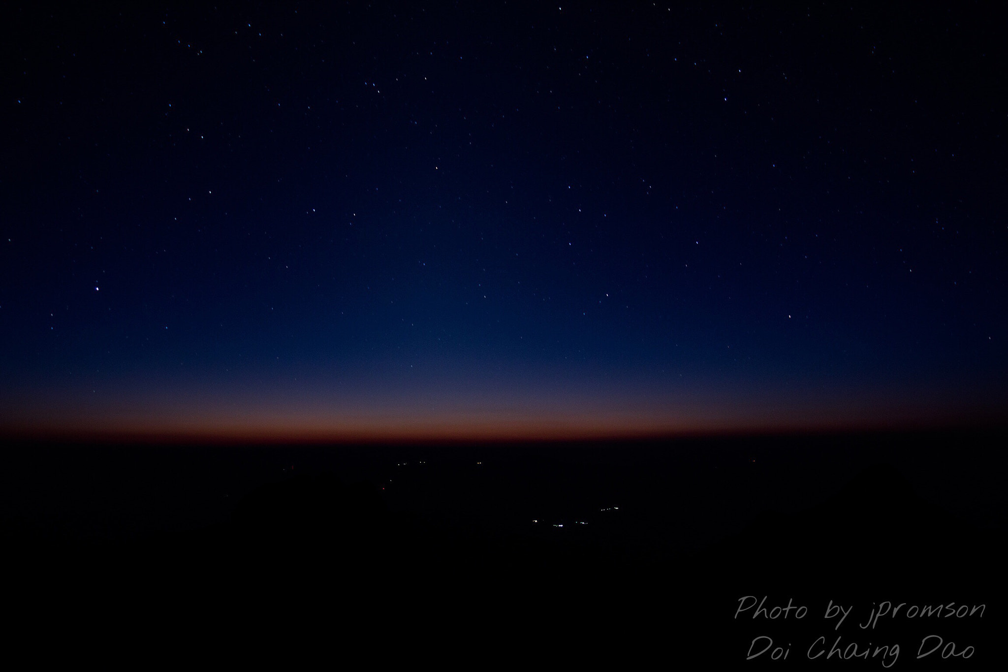 Canon EOS 600D (Rebel EOS T3i / EOS Kiss X5) + Canon EF 16-35mm F2.8L II USM sample photo. Sunset & star at doi chaing dao,thailand photography