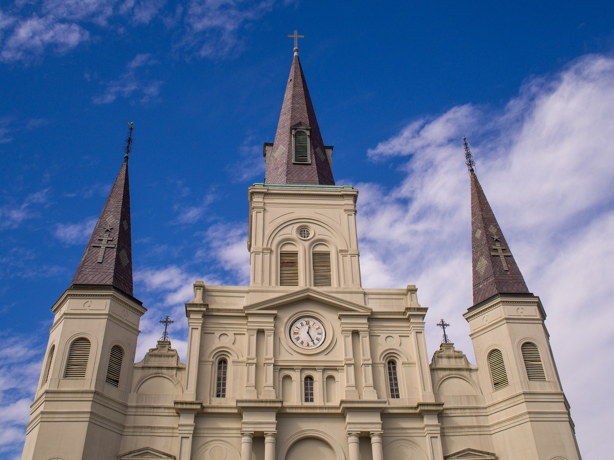 Olympus PEN E-PL6 + Olympus M.Zuiko Digital 17mm F1.8 sample photo. St. louis cathedral photography