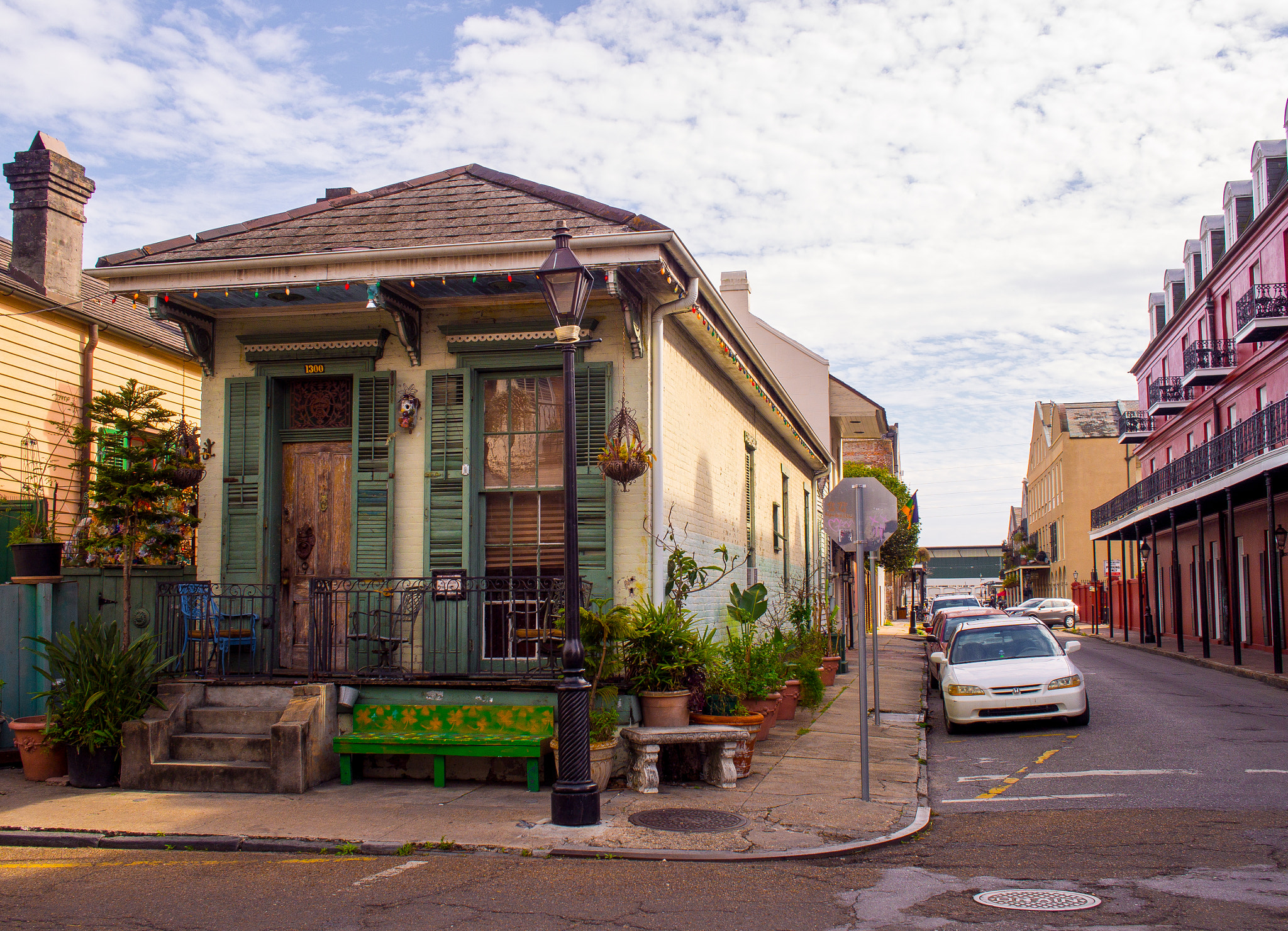Olympus PEN E-PL6 + Olympus M.Zuiko Digital 17mm F1.8 sample photo. Row house in new orleans photography