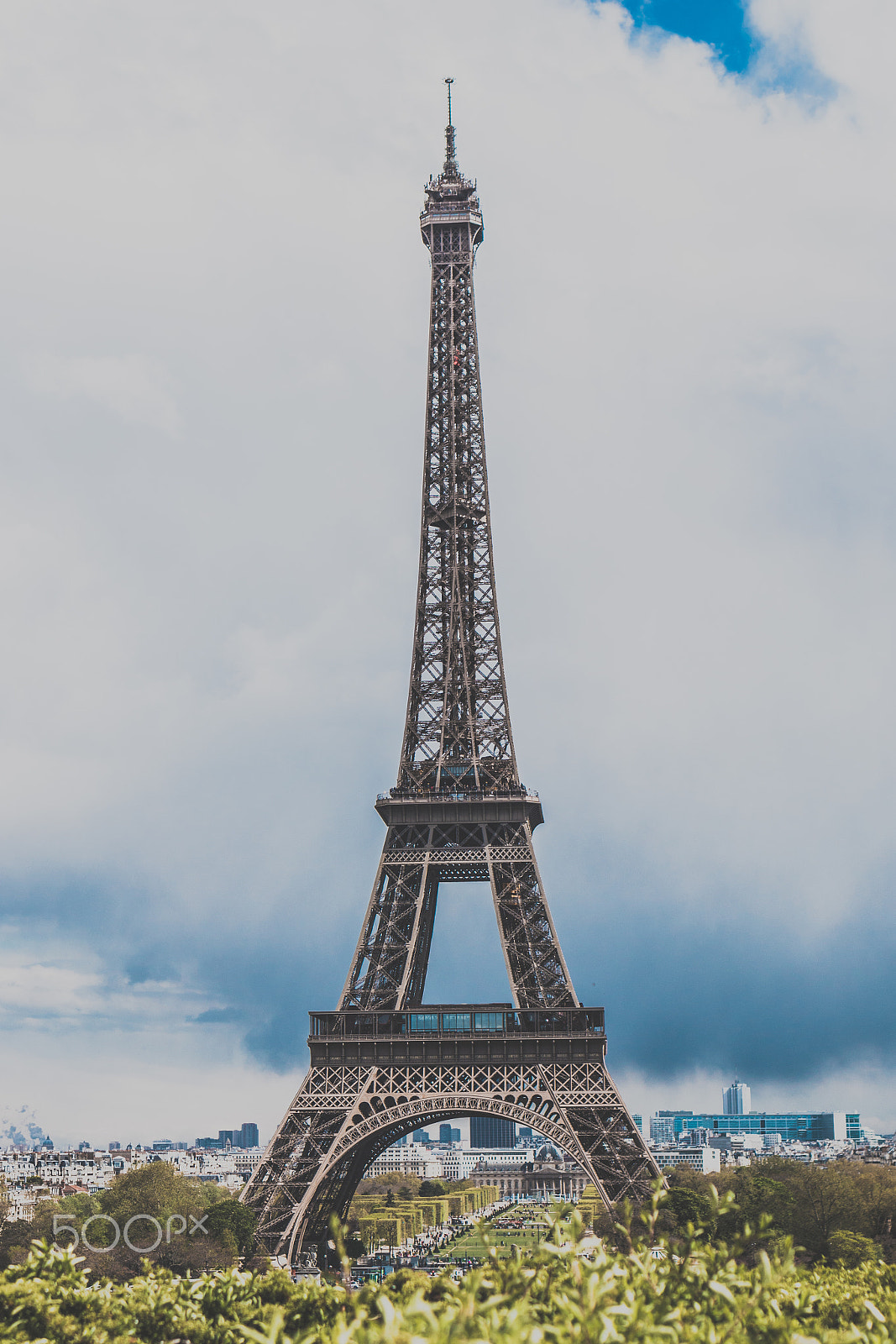 Canon EOS 70D + Canon EF 35mm F2 IS USM sample photo. Eiffel tower photography