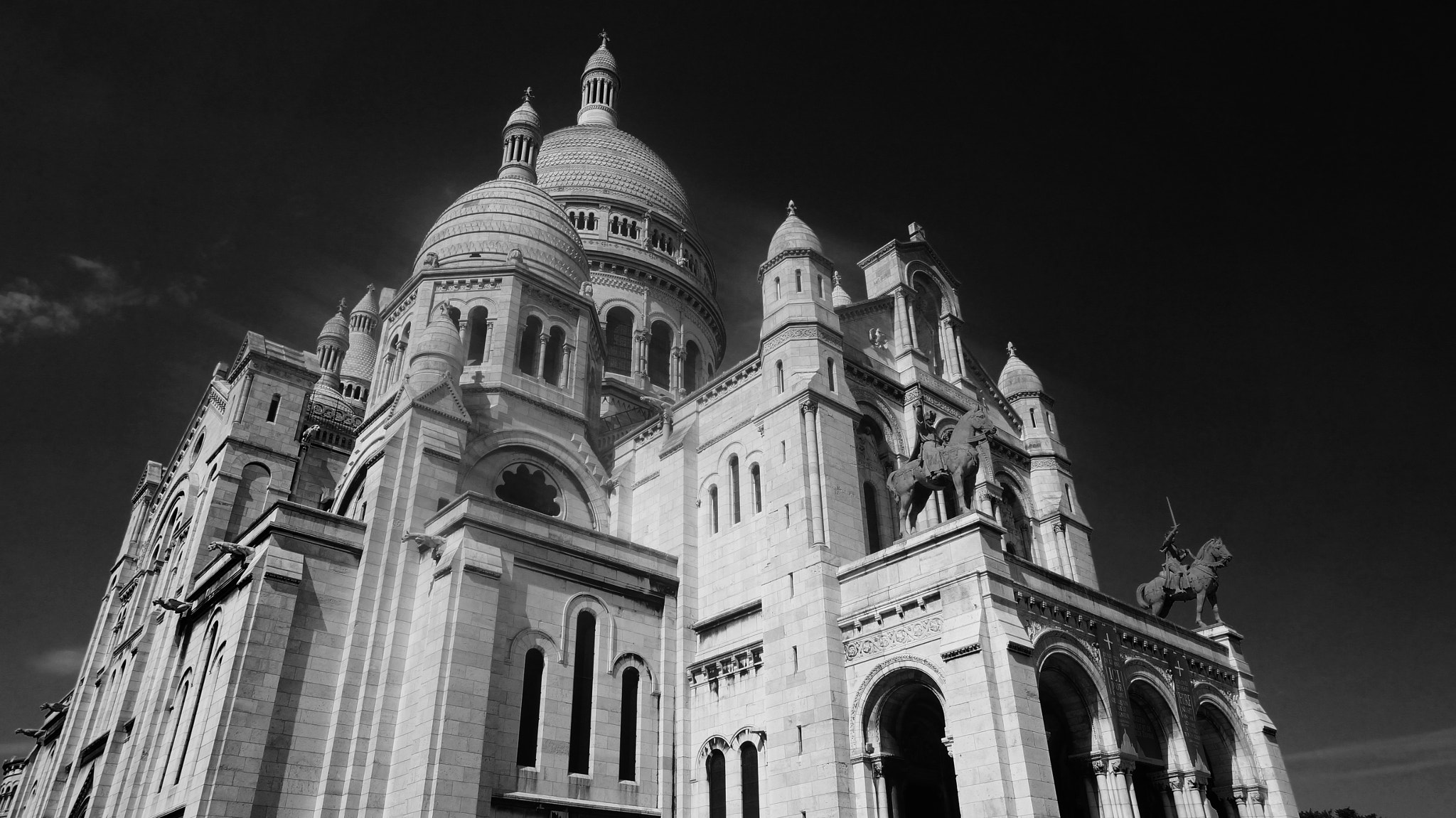 Sony Alpha NEX-6 + Sony E 18-50mm F4-5.6 sample photo. Au pied du sacré-coeur photography