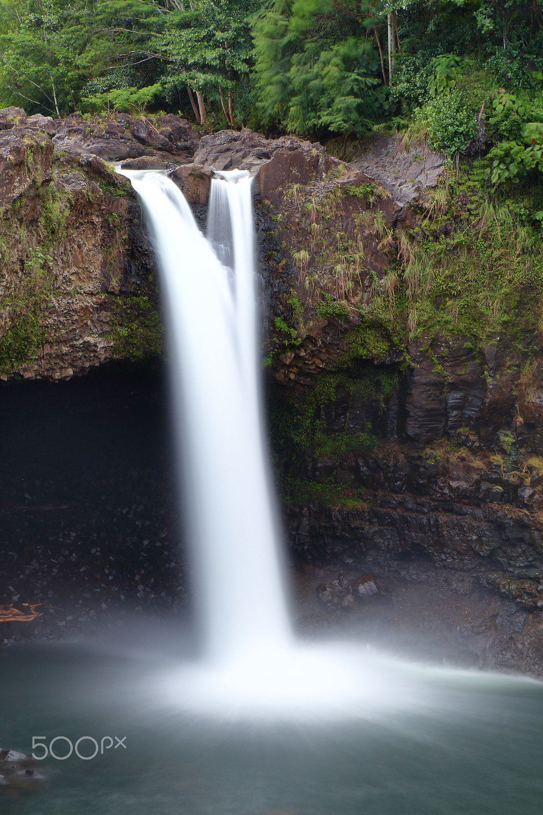 Canon EF-S 17-55mm F2.8 IS USM sample photo. Hawaii rainbow falls photography