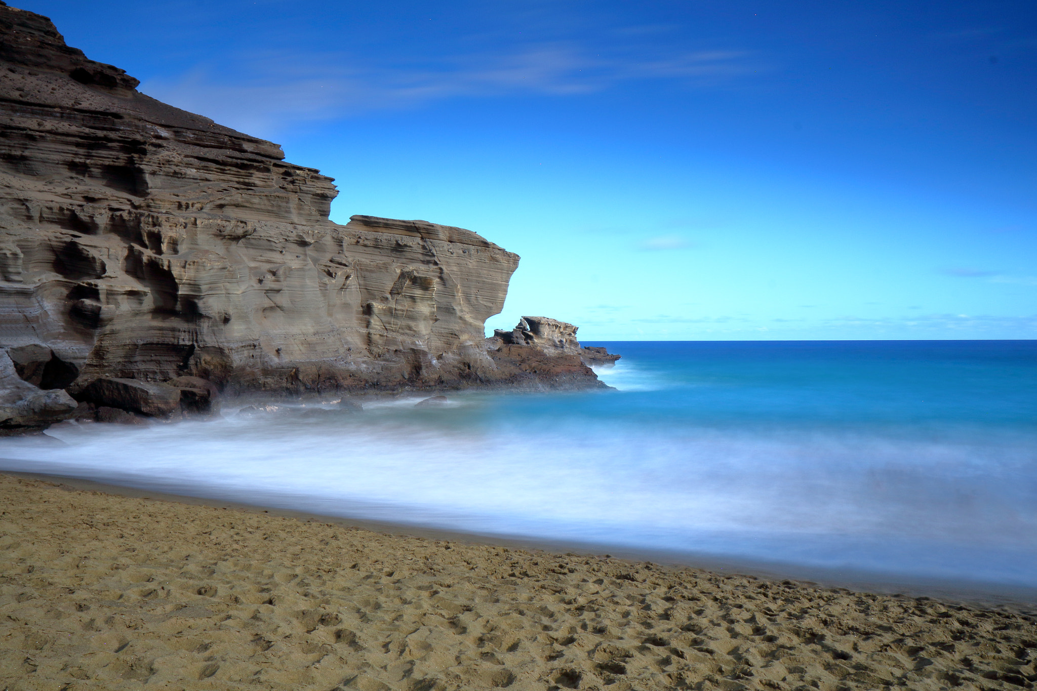 Canon EF-S 17-55mm F2.8 IS USM sample photo. Hawaii green sand beach photography