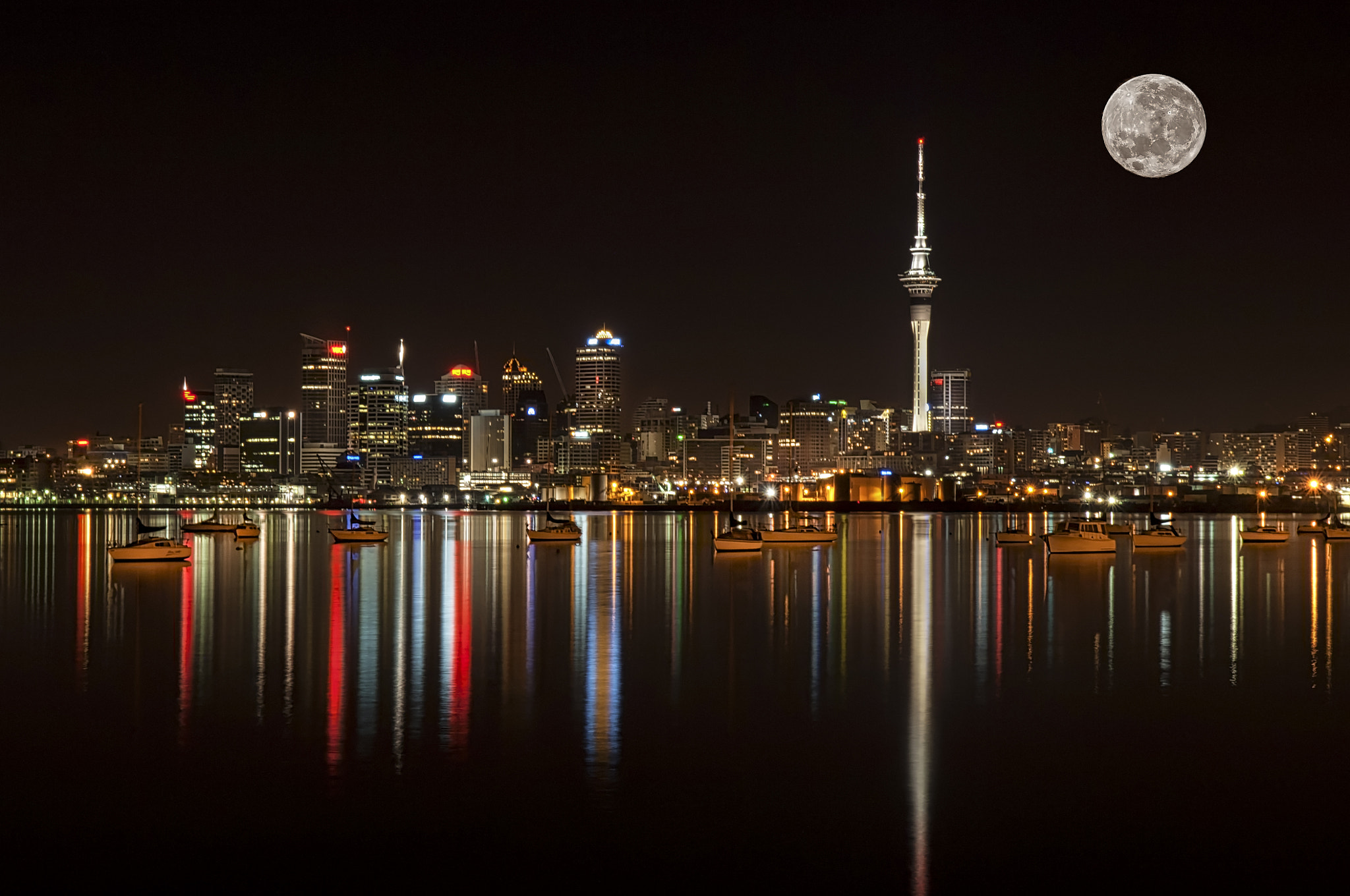 Nikon D2Xs + Nikon AF-S DX Nikkor 17-55mm F2.8G ED-IF sample photo. Auckland, new zealand moon composite photography